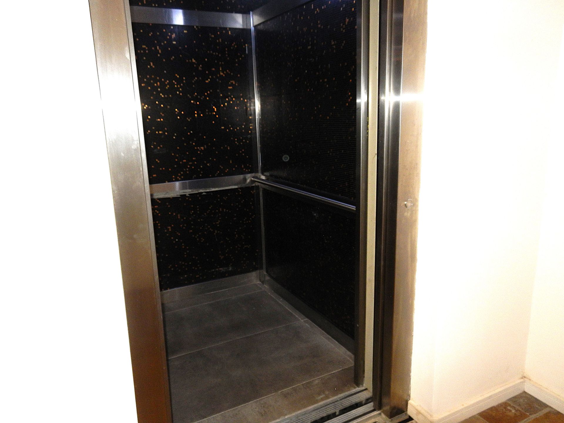 Venta 1 amb. dividido apto prof. 52m2/cochera fija