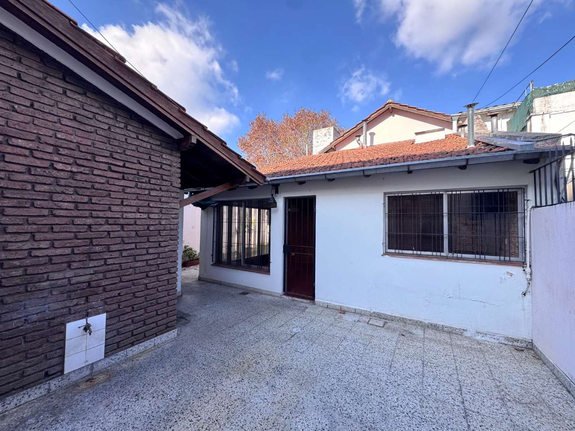 Venta casa 5 amb La Lucila cochera patio dependenc