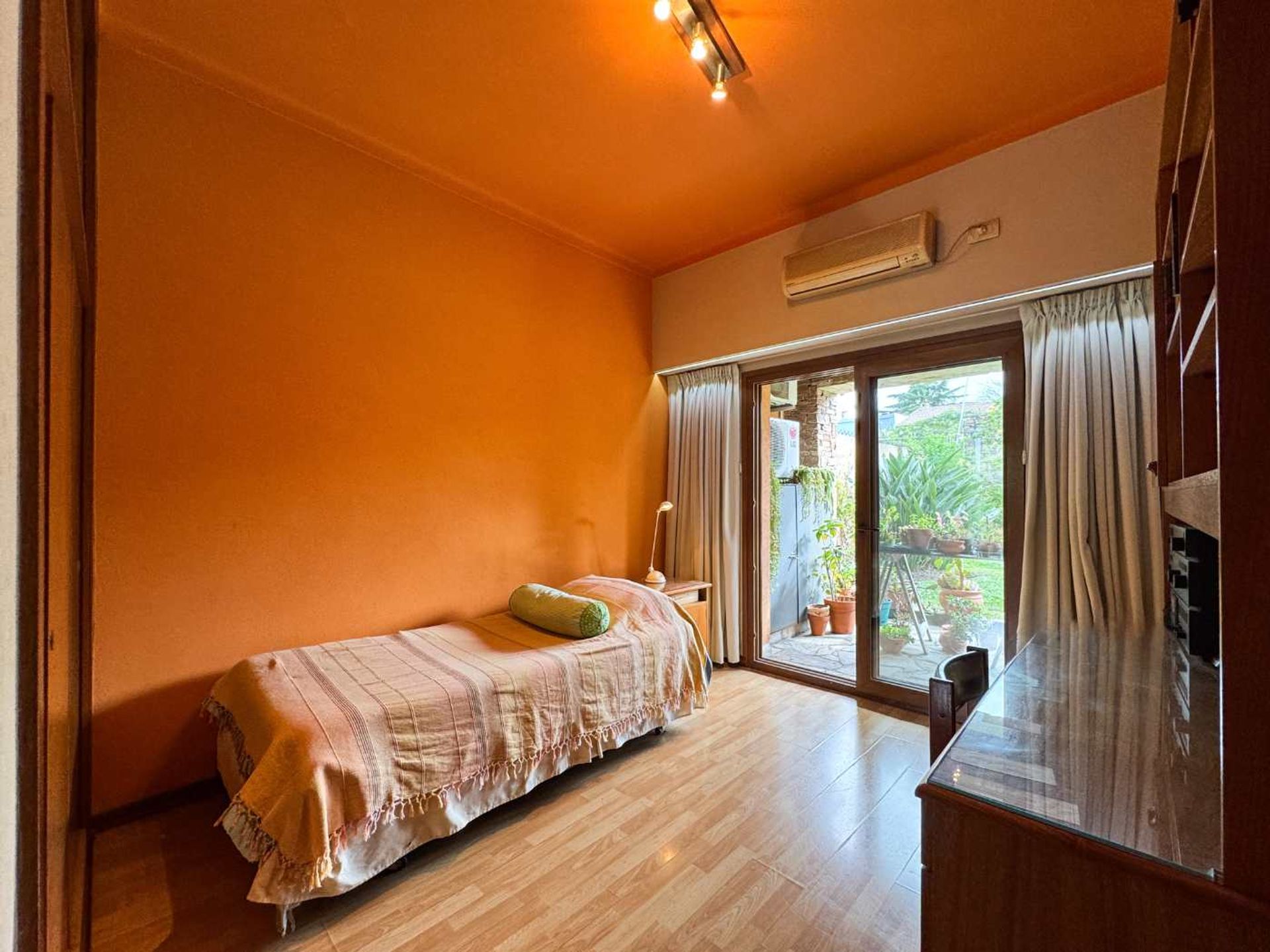Venta Casa 6 Amb En Olivos Jardín Quincho Y 2 Coch