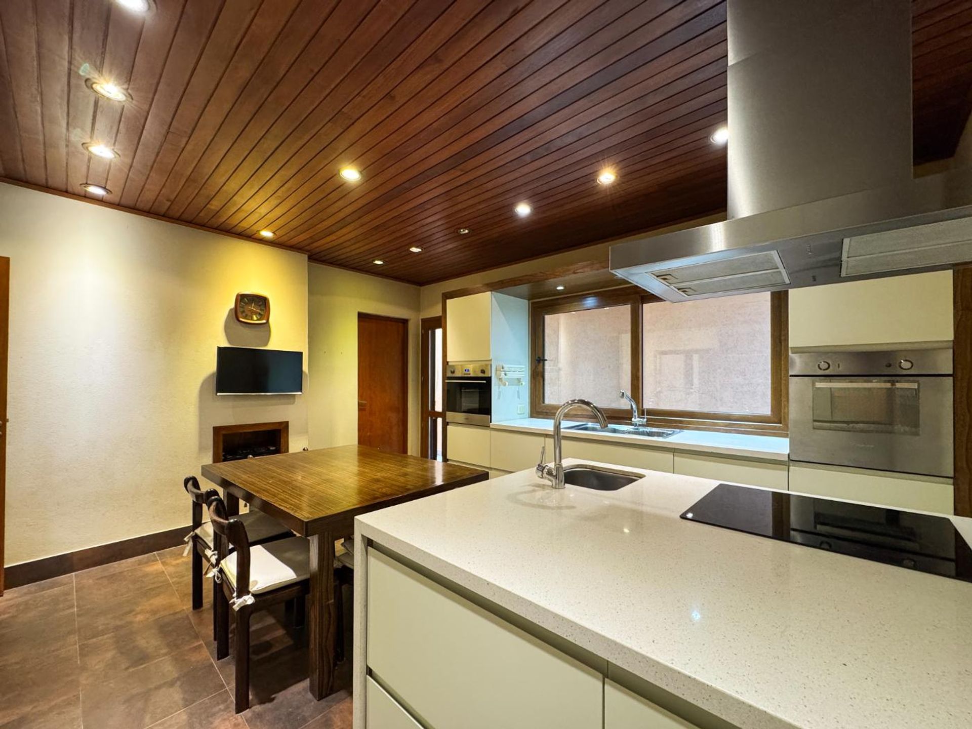 Venta Casa 6 Amb En Olivos Jardín Quincho Y 2 Coch