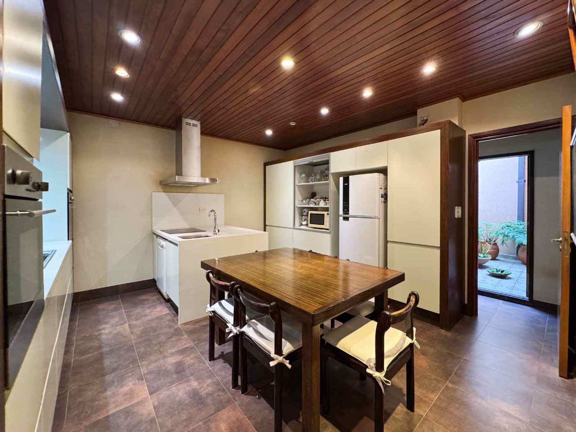 Venta Casa 6 Amb En Olivos Jardín Quincho Y 2 Coch