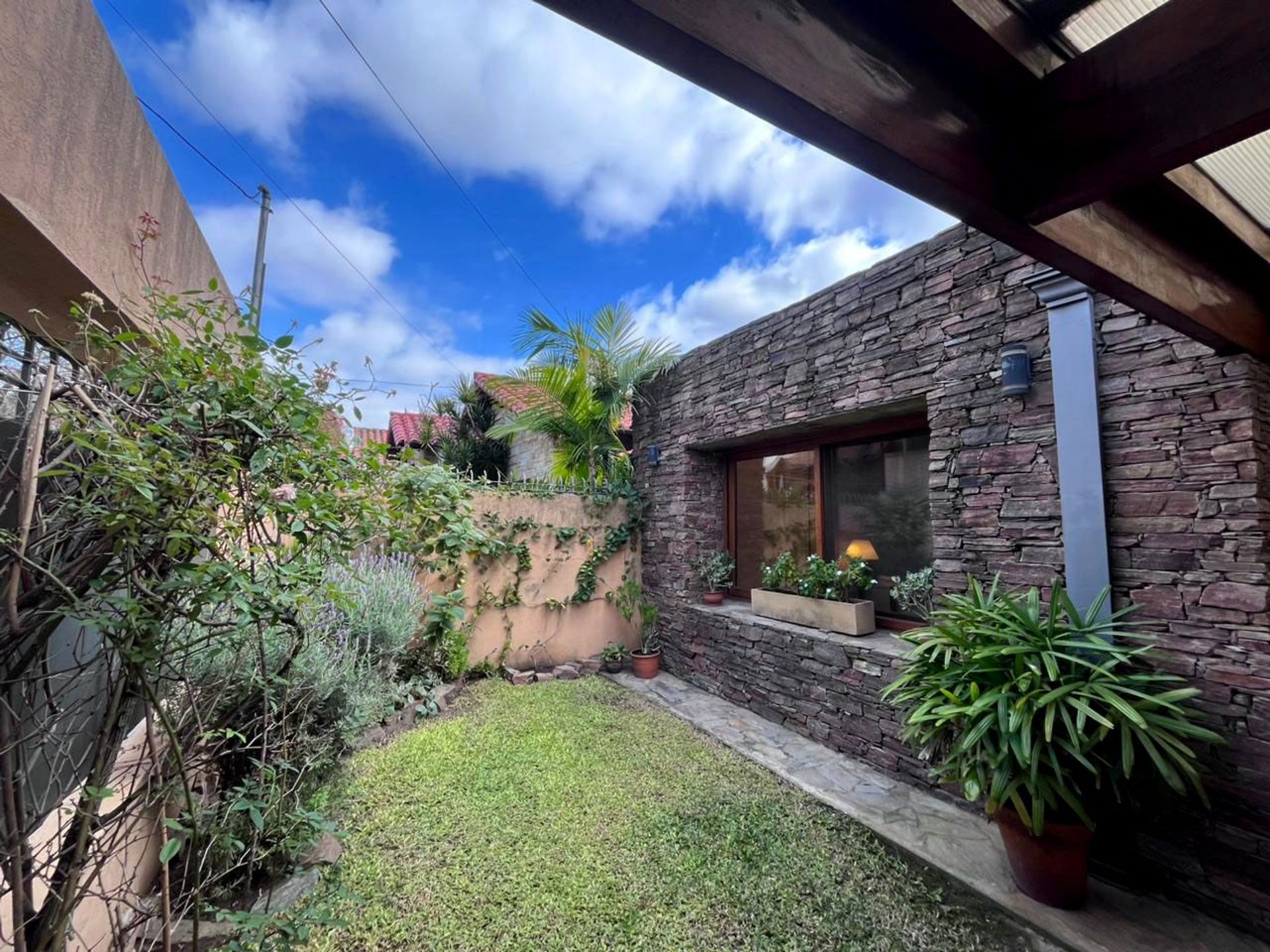 Venta Casa 6 Amb En Olivos Jardín Quincho Y 2 Coch
