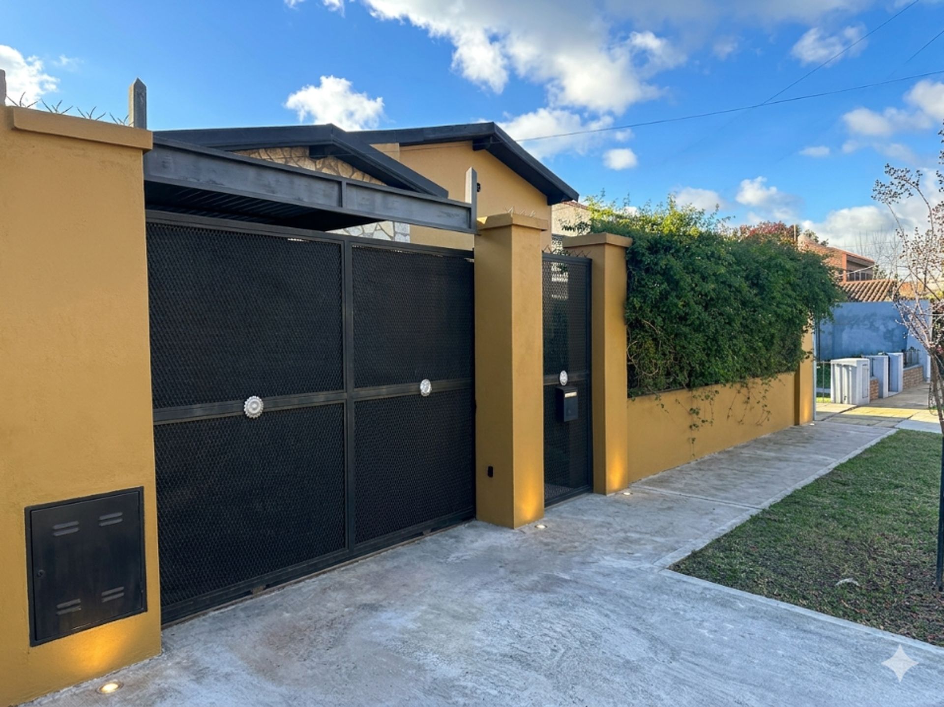 Venta Casa 3 Ambientes En Don Torcuato Con Quincho