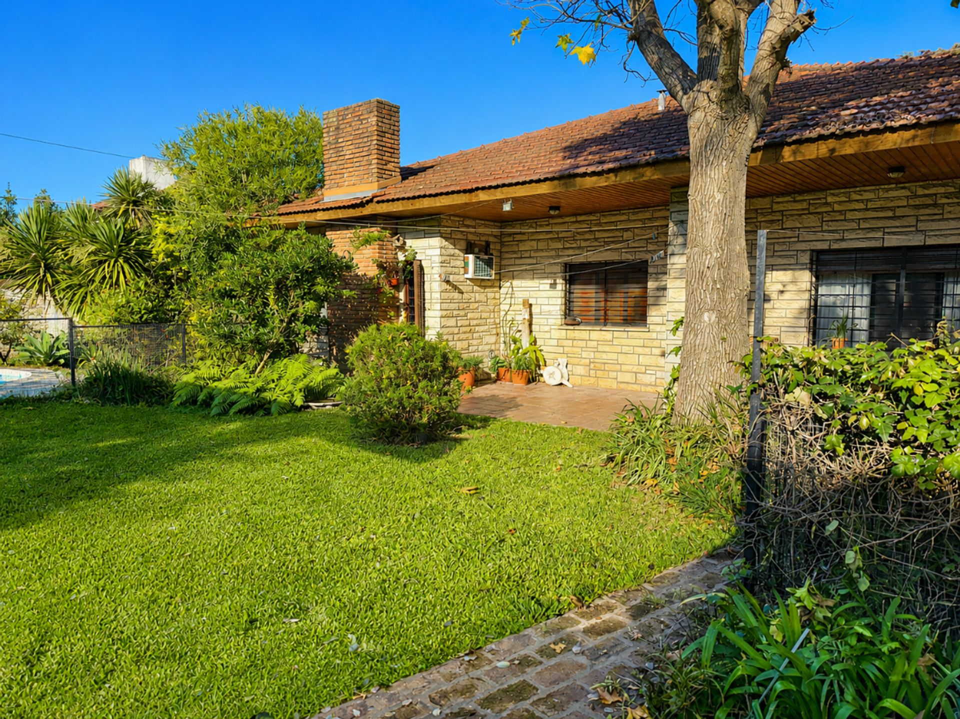 Casa Venta 4 Amb Don Torcuato Pileta Parrilla