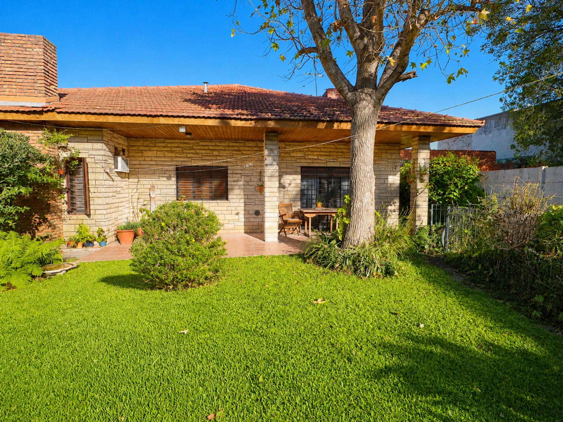 Casa Venta 4 Amb Don Torcuato Pileta Parrilla