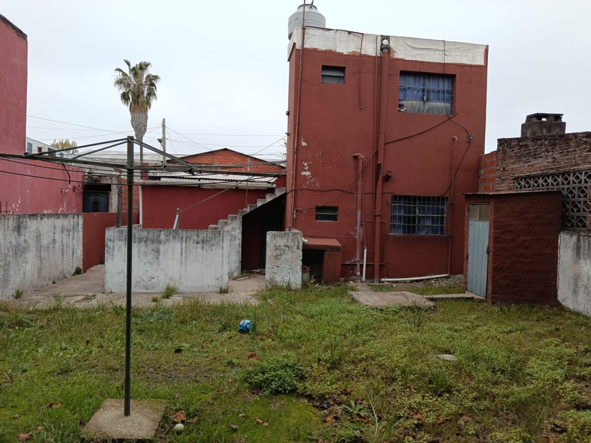 Venta Casa 3 Amb. + Depto. 2 Amb A Refaccionar!