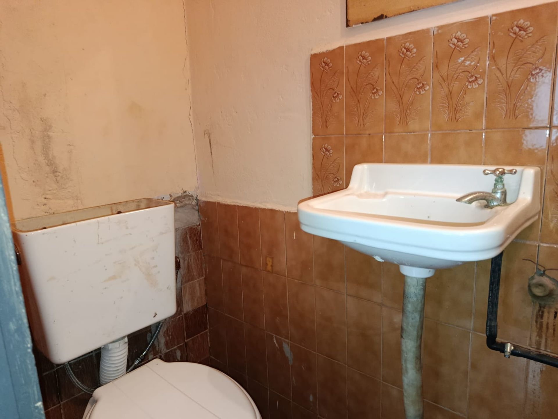 Venta Casa 3 Amb. + Depto. 2 Amb A Refaccionar!
