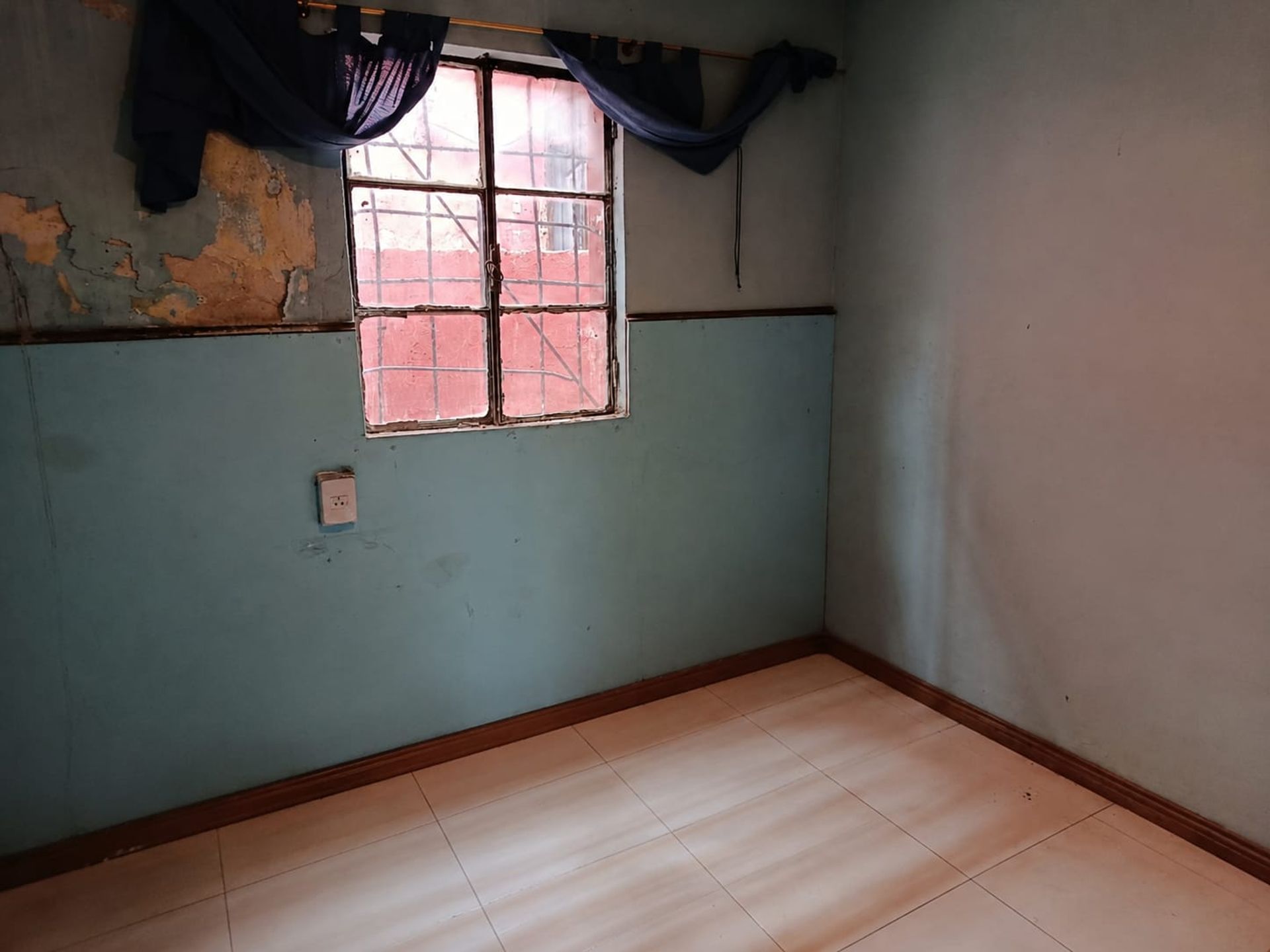 Venta Casa 3 Amb. + Depto. 2 Amb A Refaccionar!