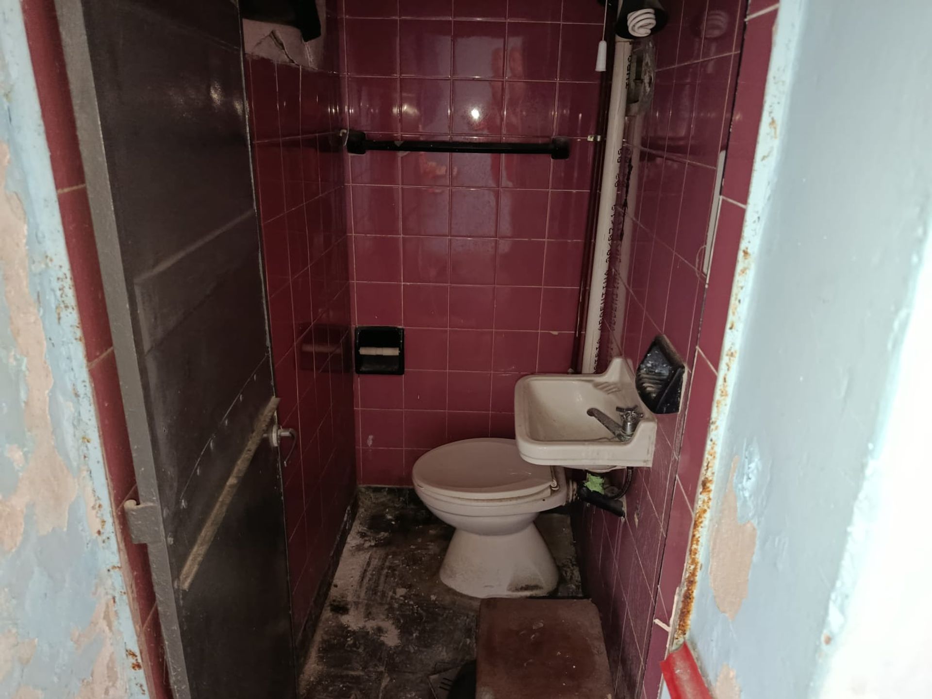 Venta Casa 3 Amb. + Depto. 2 Amb A Refaccionar!