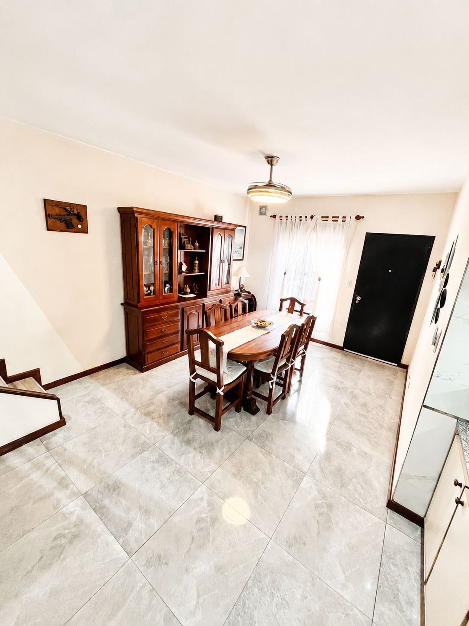 Venta Casa UF Triplex 4 Amb. Cochera Patio Lavad.