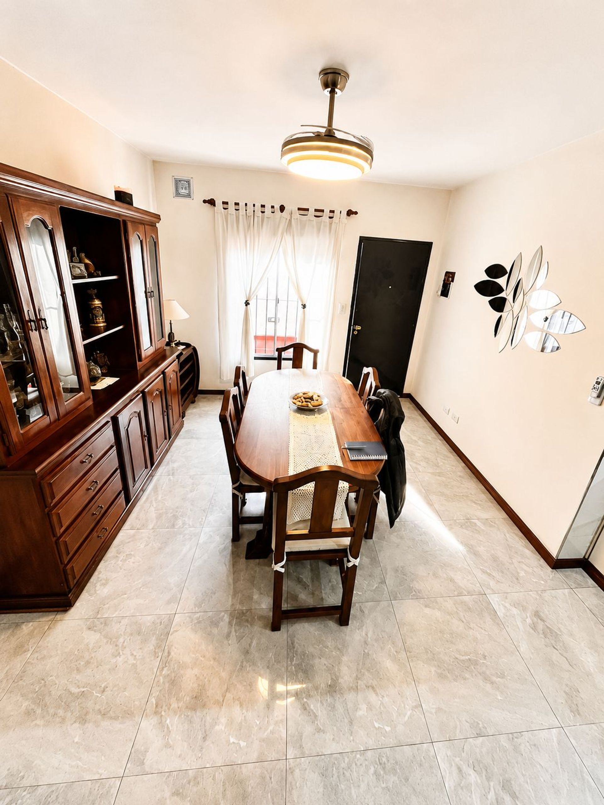 Venta Casa UF Triplex 4 Amb. Cochera Patio Lavad.