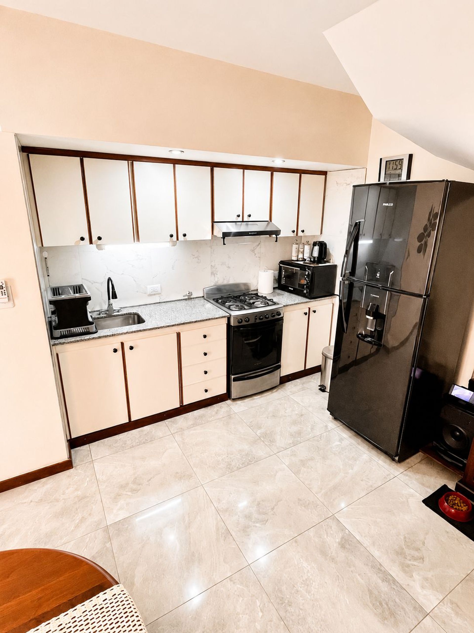 Venta Casa UF Triplex 4 Amb. Cochera Patio Lavad.