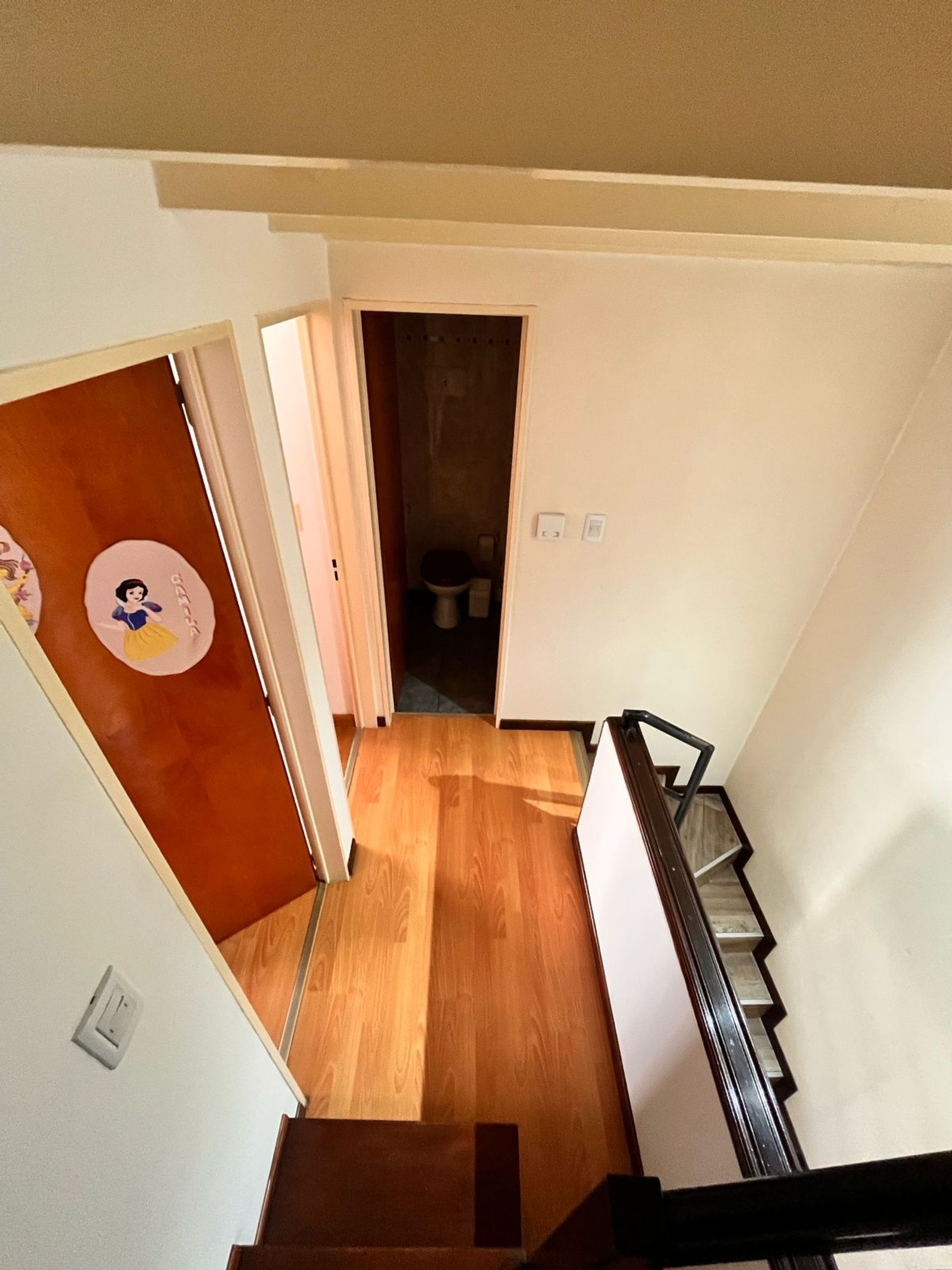 Venta Casa UF Triplex 4 Amb. Cochera Patio Lavad.