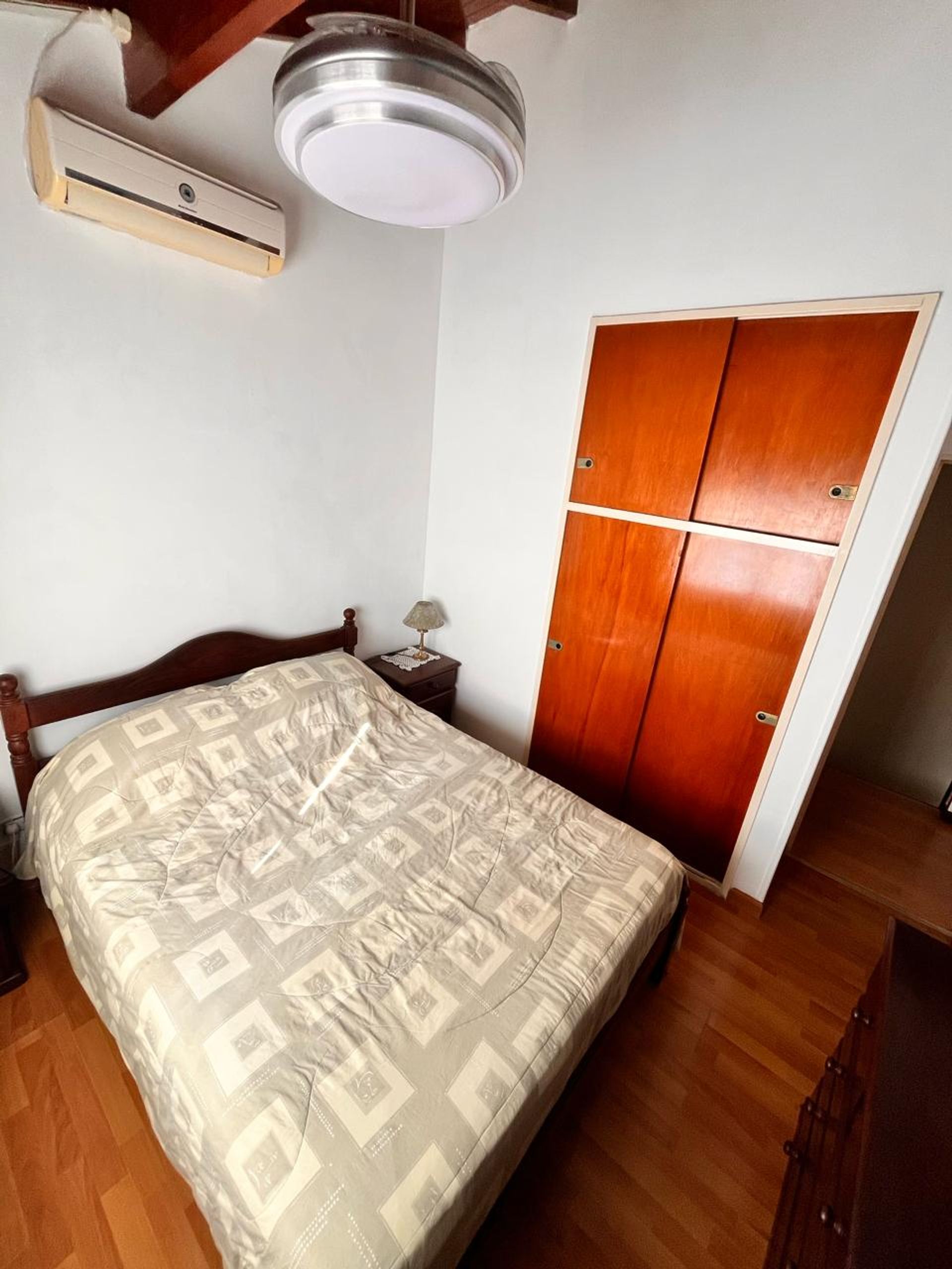 Venta Casa UF Triplex 4 Amb. Cochera Patio Lavad.