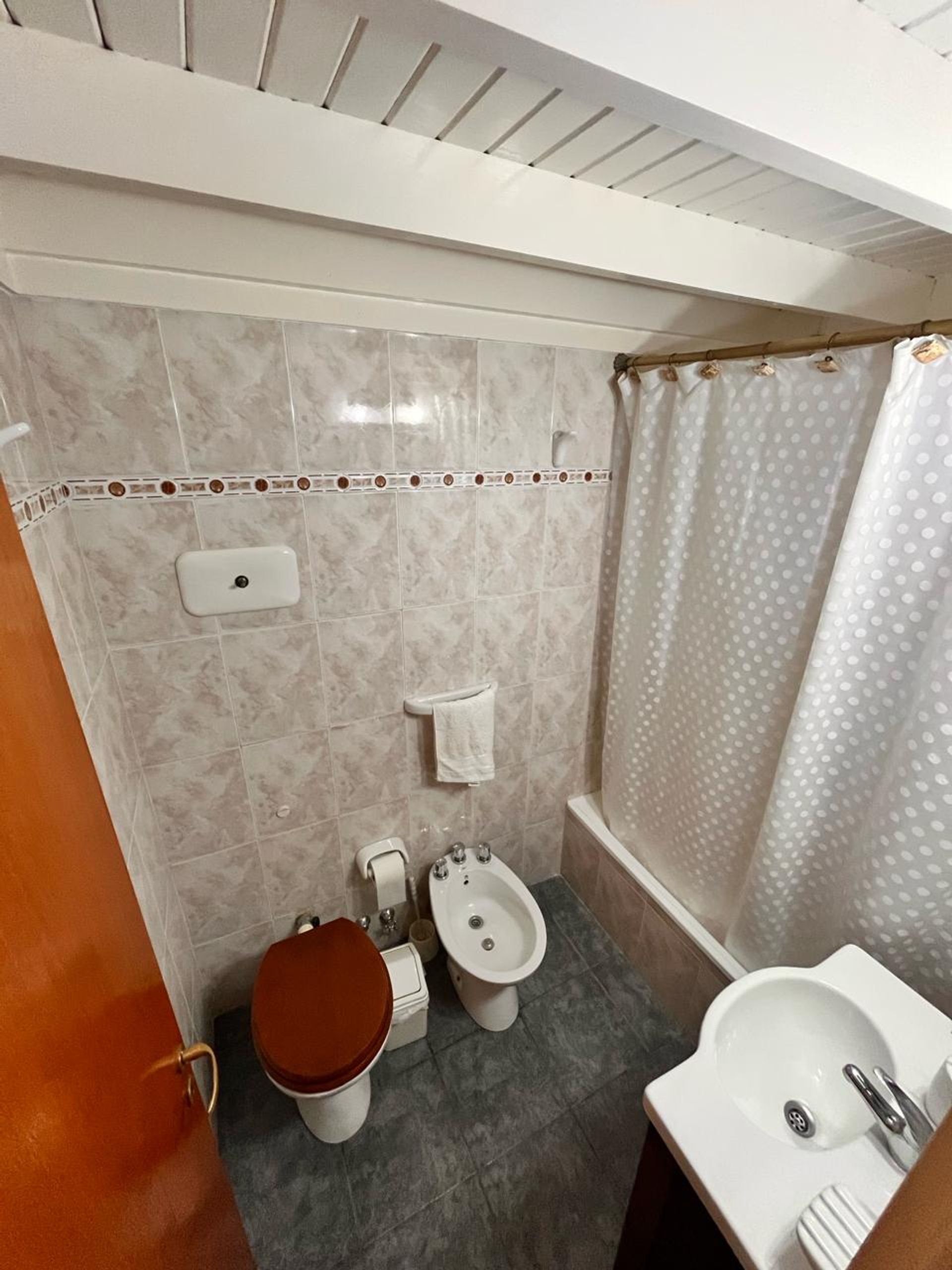 Venta Casa UF Triplex 4 Amb. Cochera Patio Lavad.