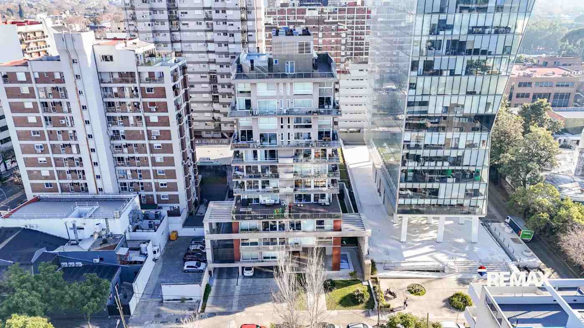Departamento de 3 ambientes con terraza Olivos