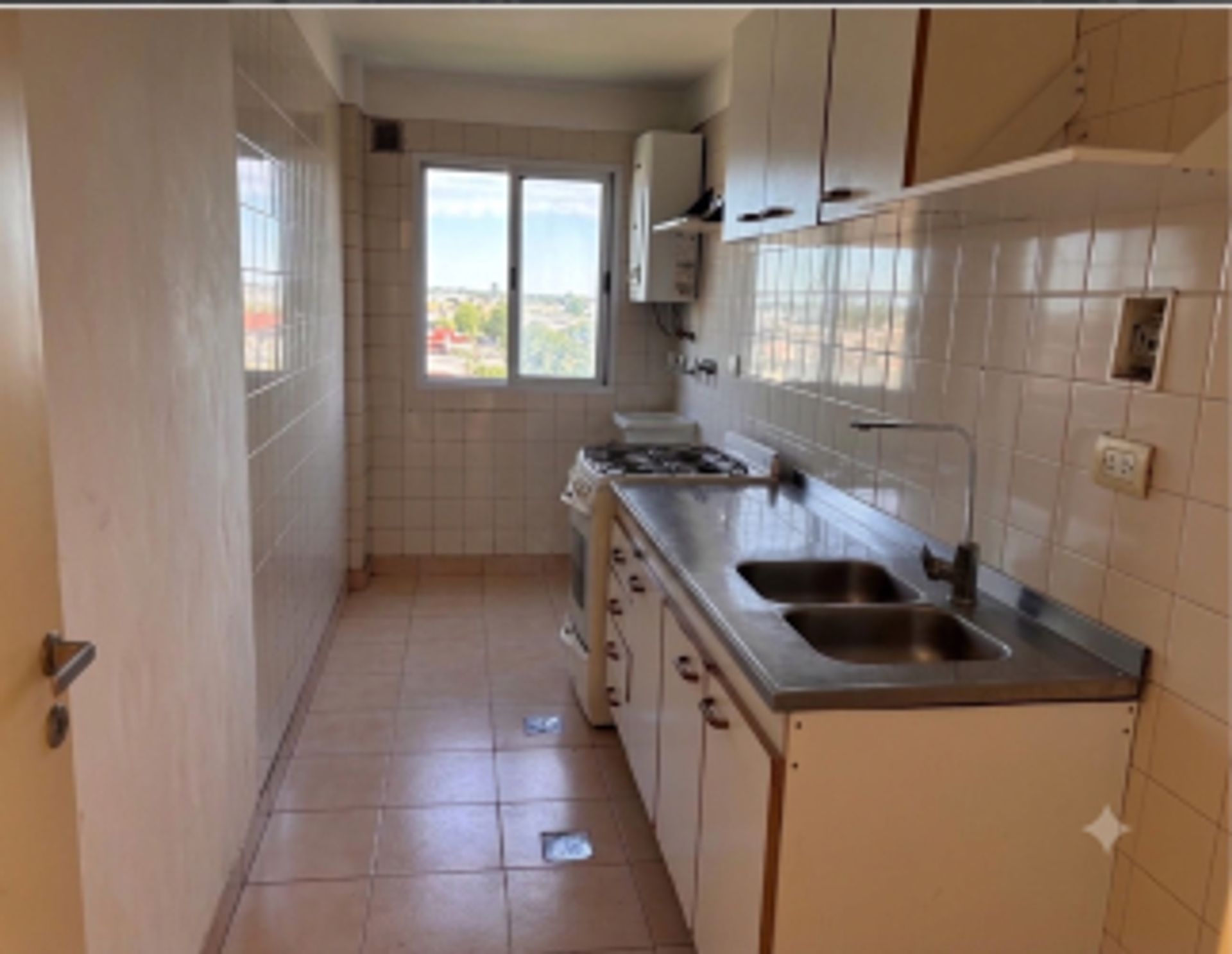 Depto 3 amb en venta. Condominio Los Álamos Tigre