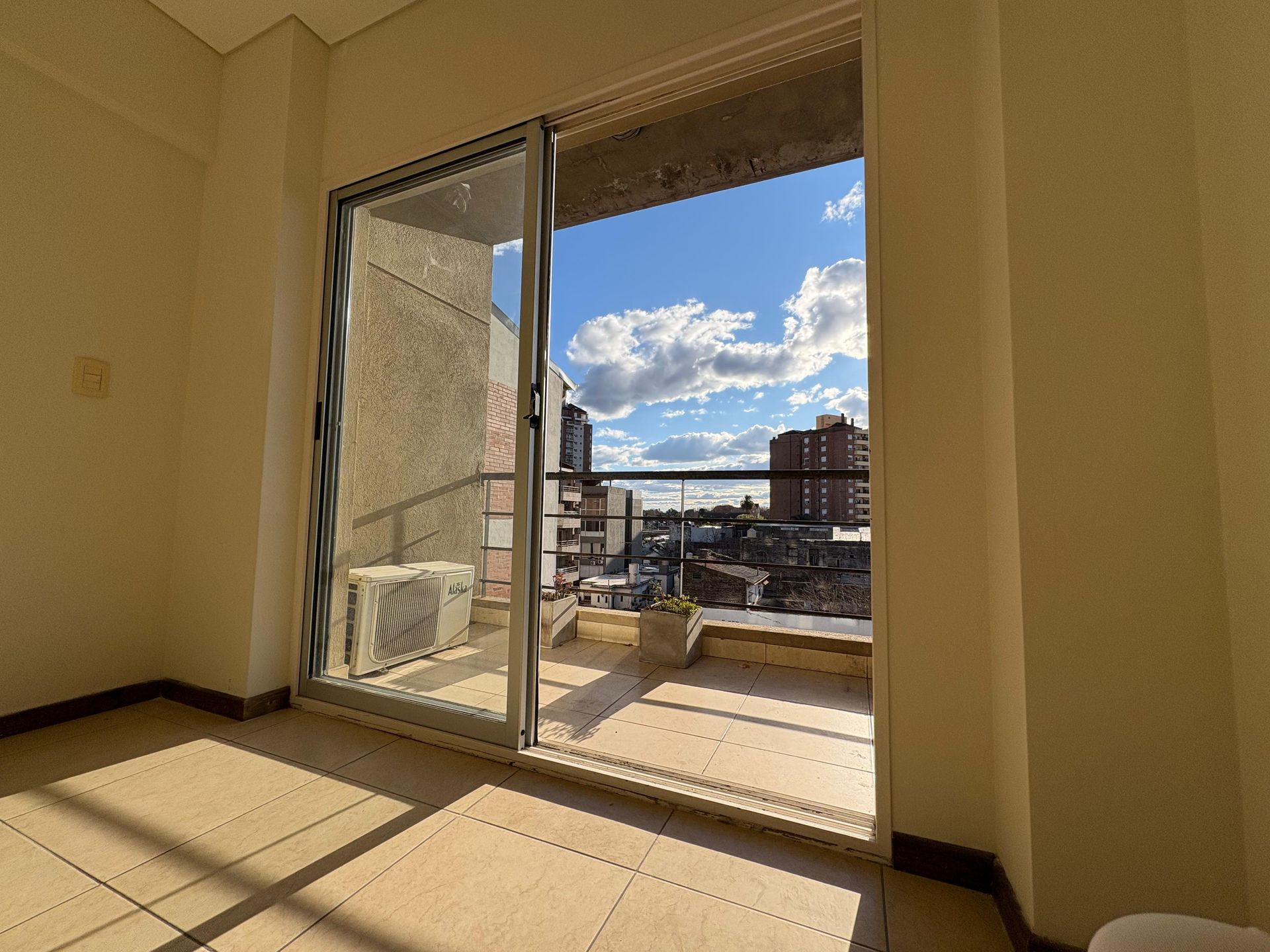 Departamento en venta 2 ambientes Tigre c/ balcón
