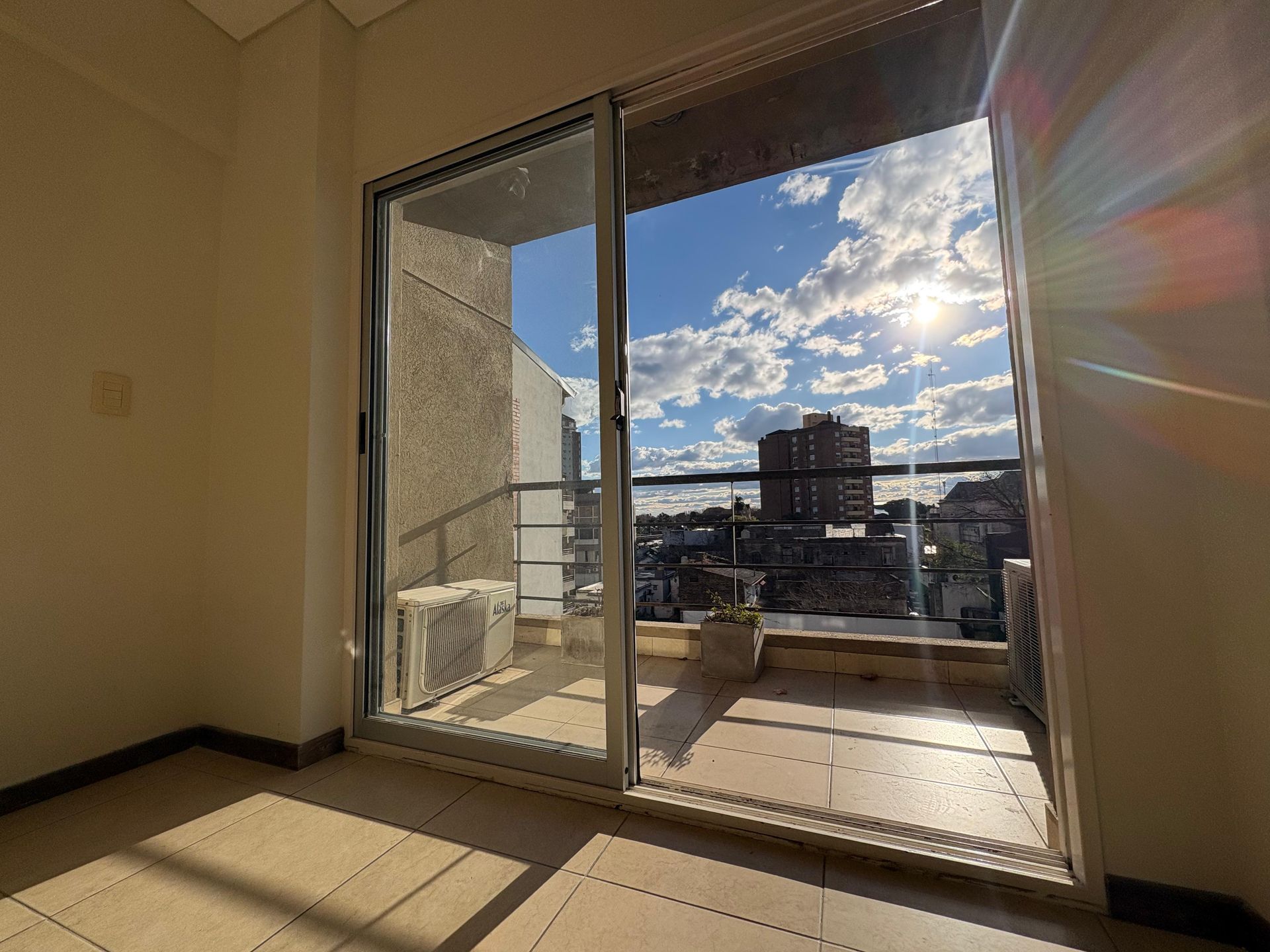 Departamento en venta 2 ambientes Tigre c/ balcón