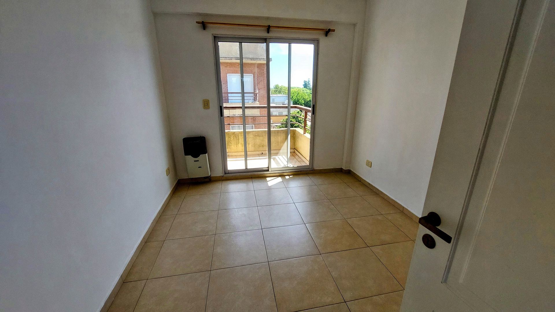 ALQUILER - Departamento 2 amb c/cochera - Victoria