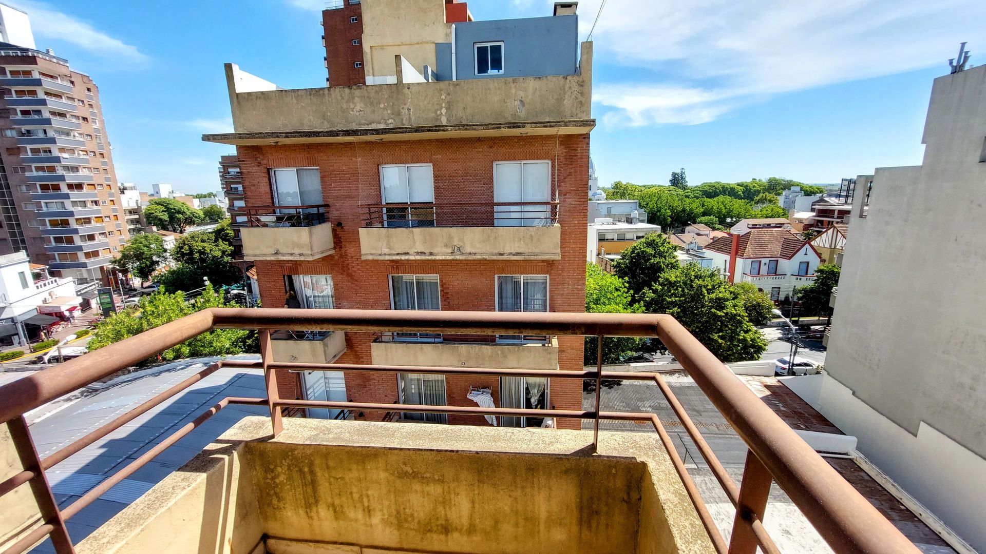 ALQUILER - Departamento 2 amb c/cochera - Victoria