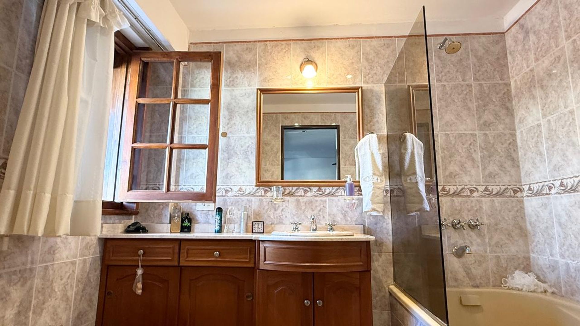 Casa Triplex Martinez 5 Amb Cochera Y Quincho