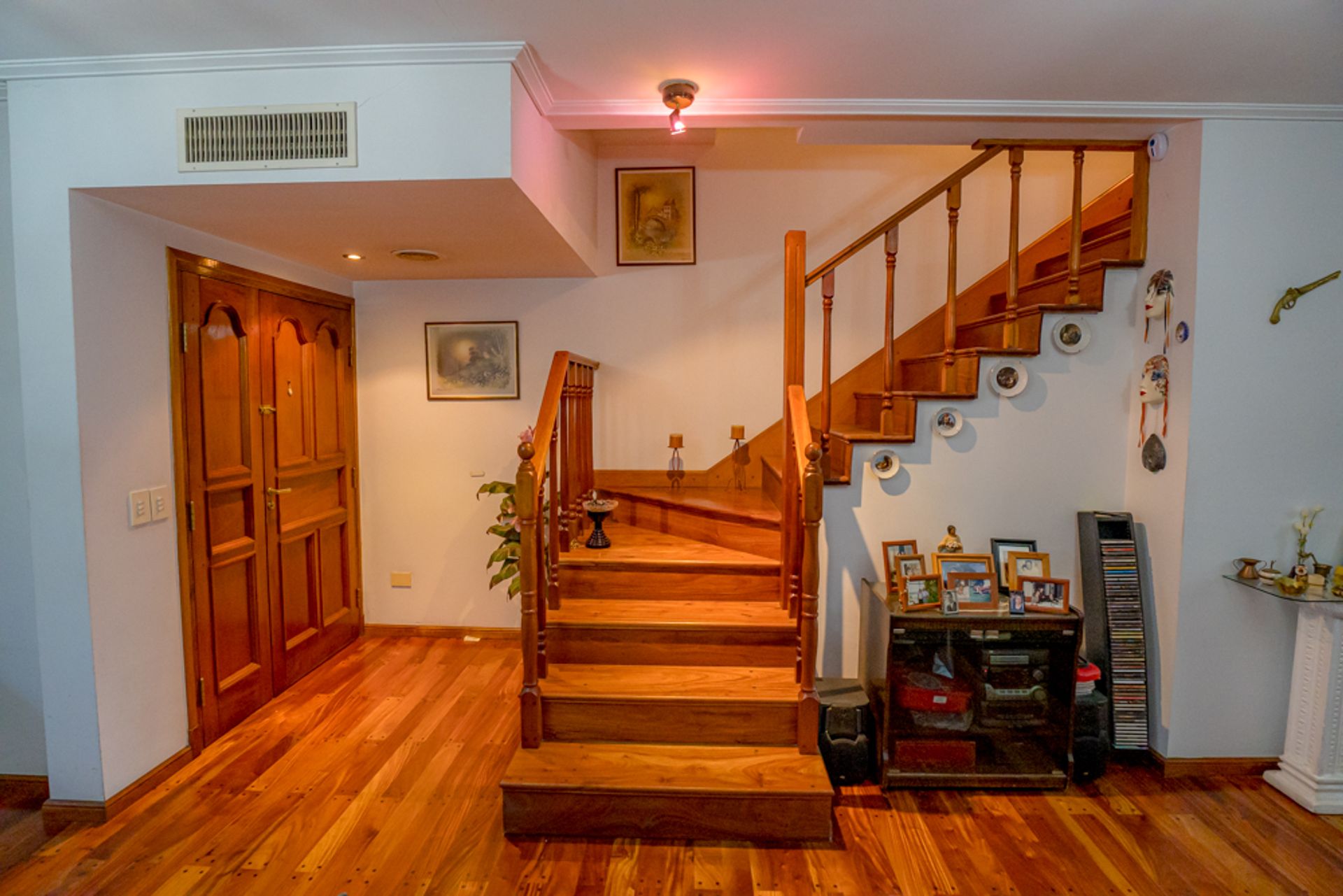 Casa Triplex Martinez 5 Amb Cochera Y Quincho
