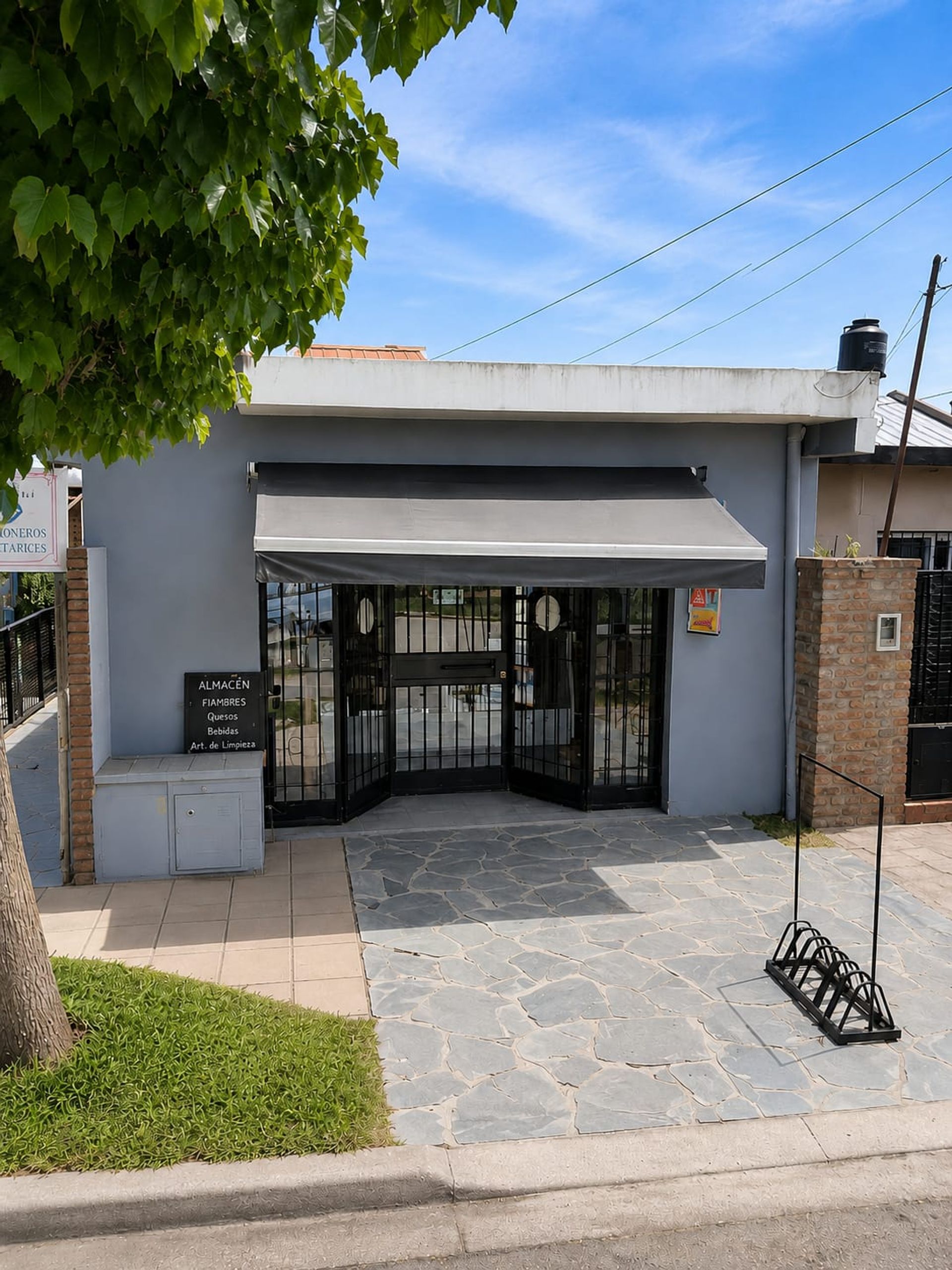 VENTA CASA c/ LOCAL COMERCIAL + SALÓN DE EVENTOS