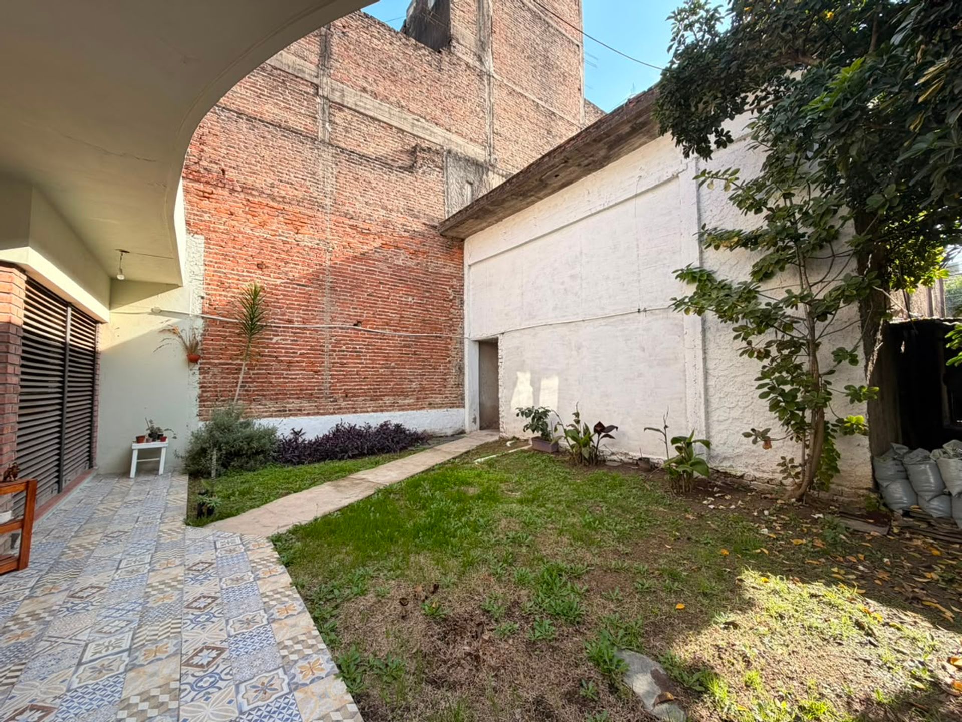 Venta Local + Casa Al Fondo Virreyes