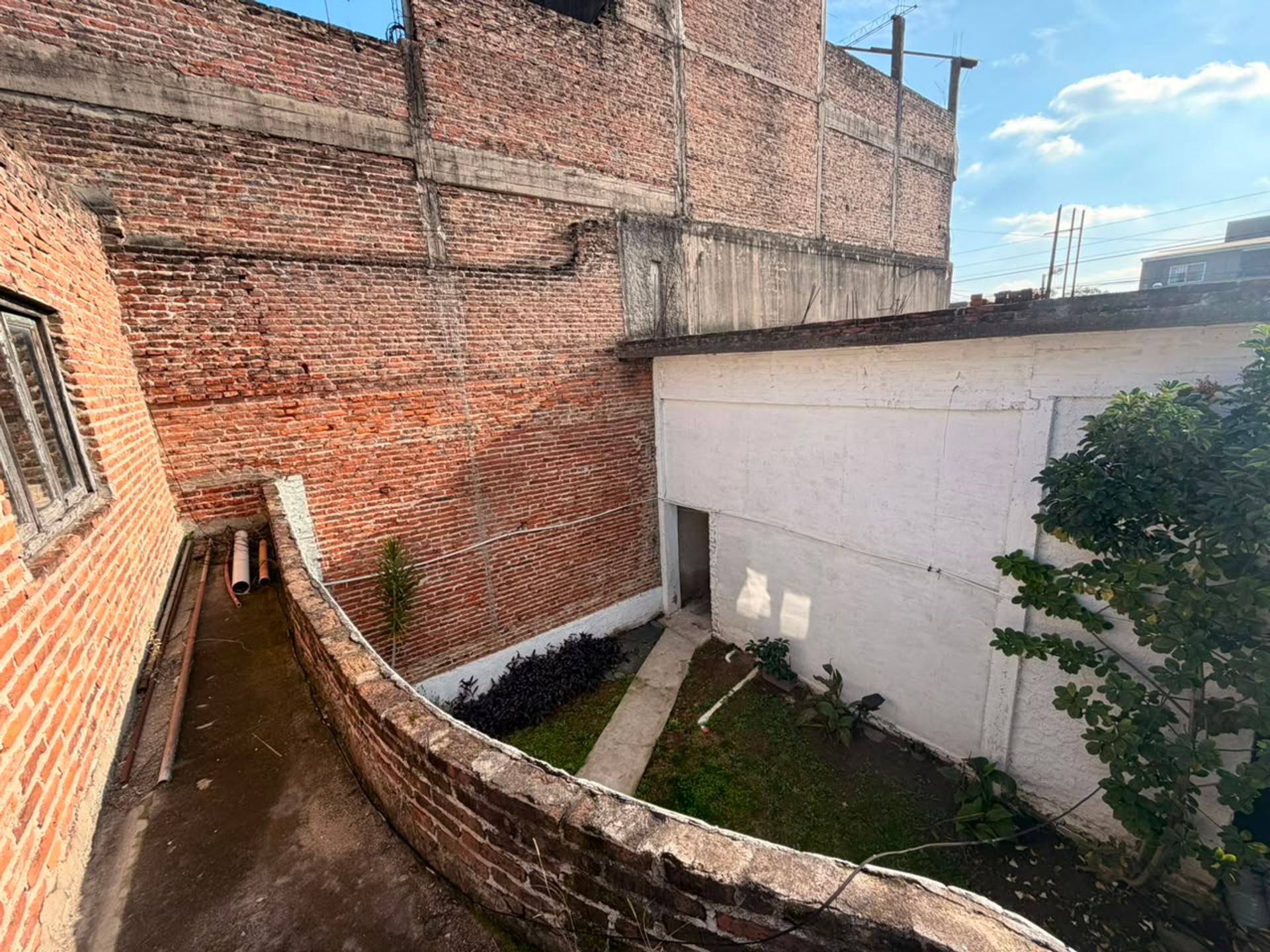 Venta Local + Casa Al Fondo Virreyes