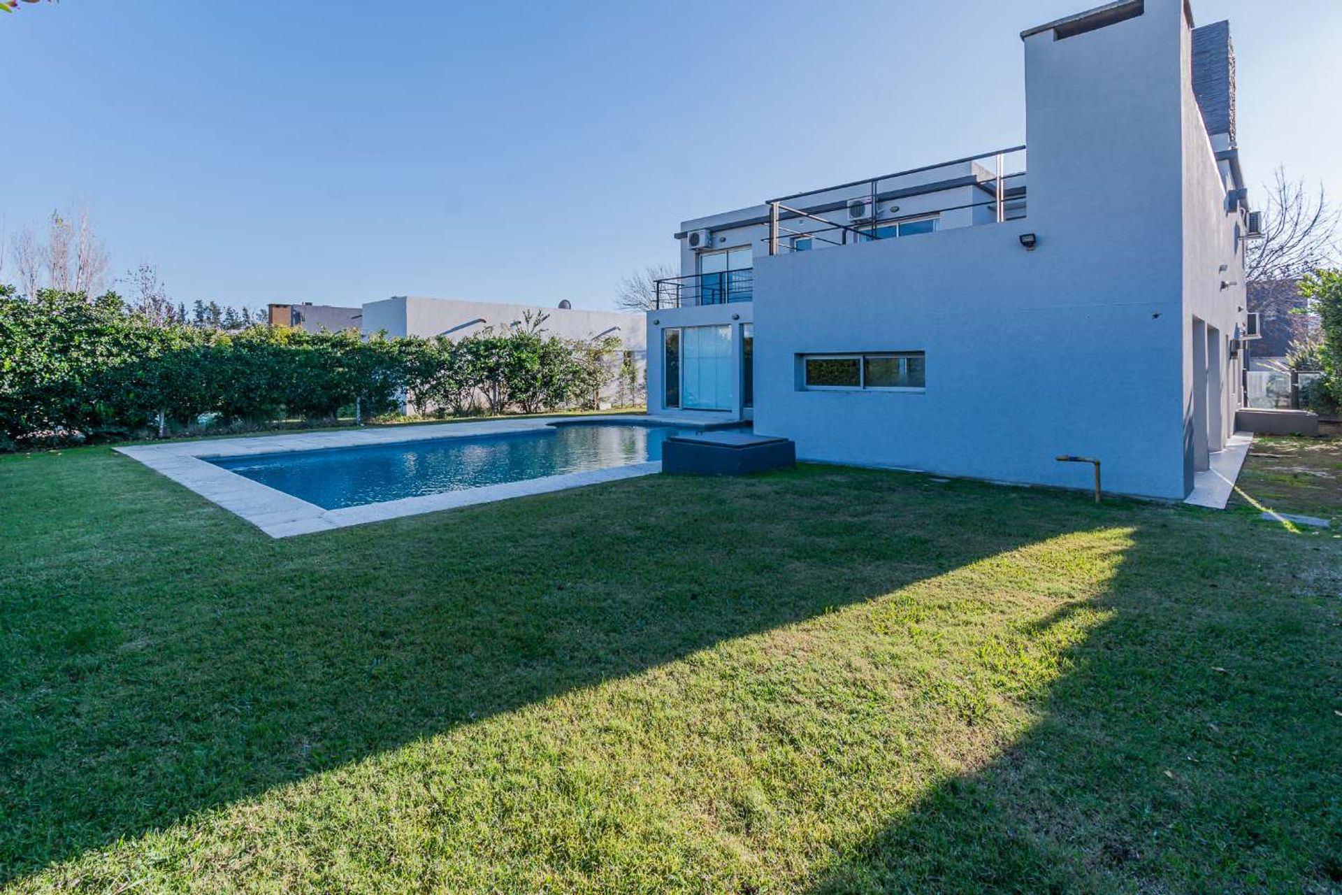 Venta Casa C/ Jardín Y Pileta - Barrio La Comarca