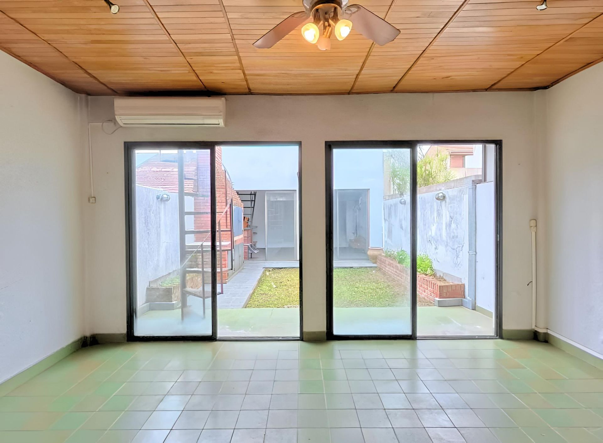 Venta Casa Duplex 3 Dormitorios Quincho Martínez