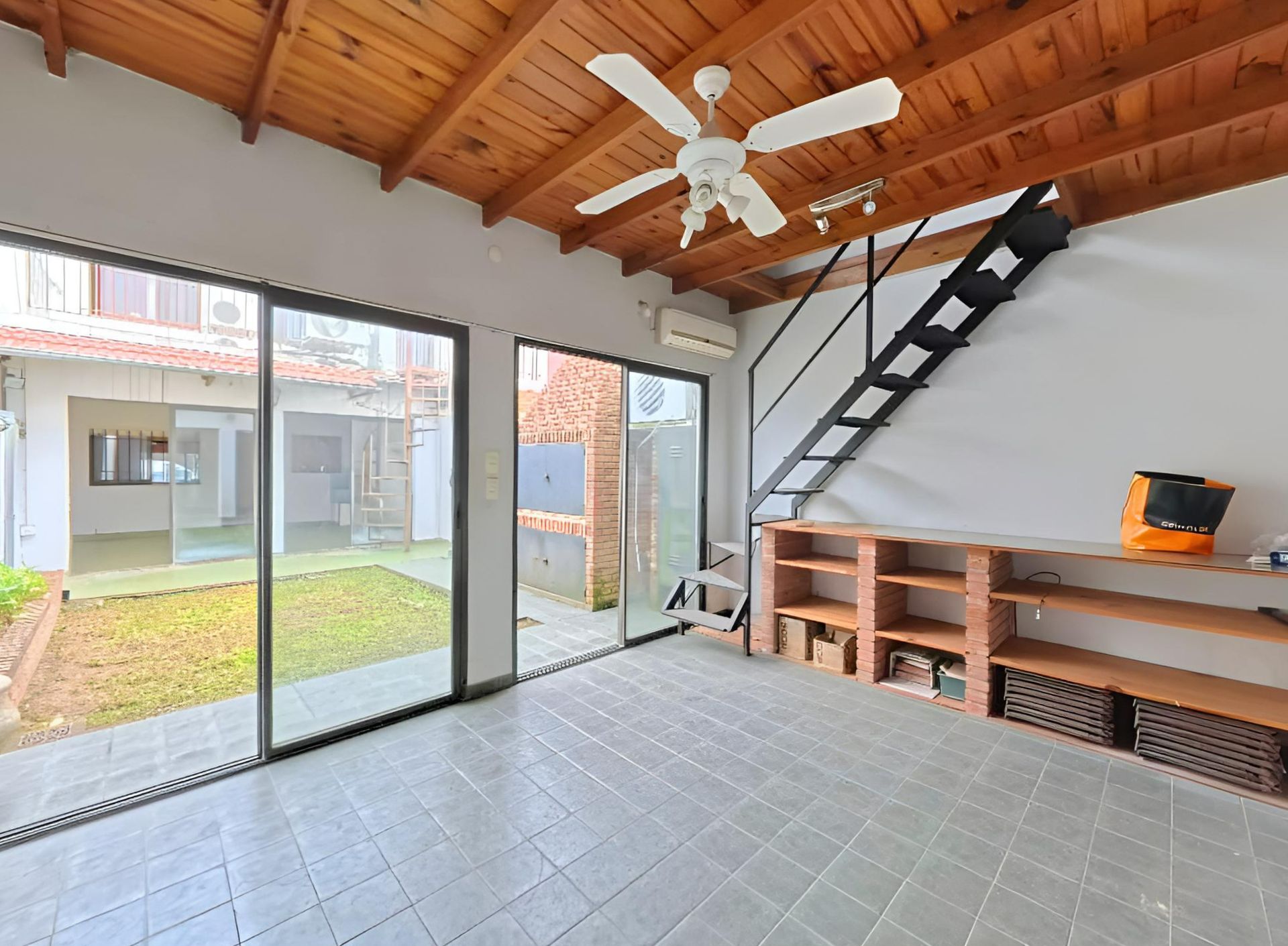 Venta Casa Duplex 3 Dormitorios Quincho Martínez