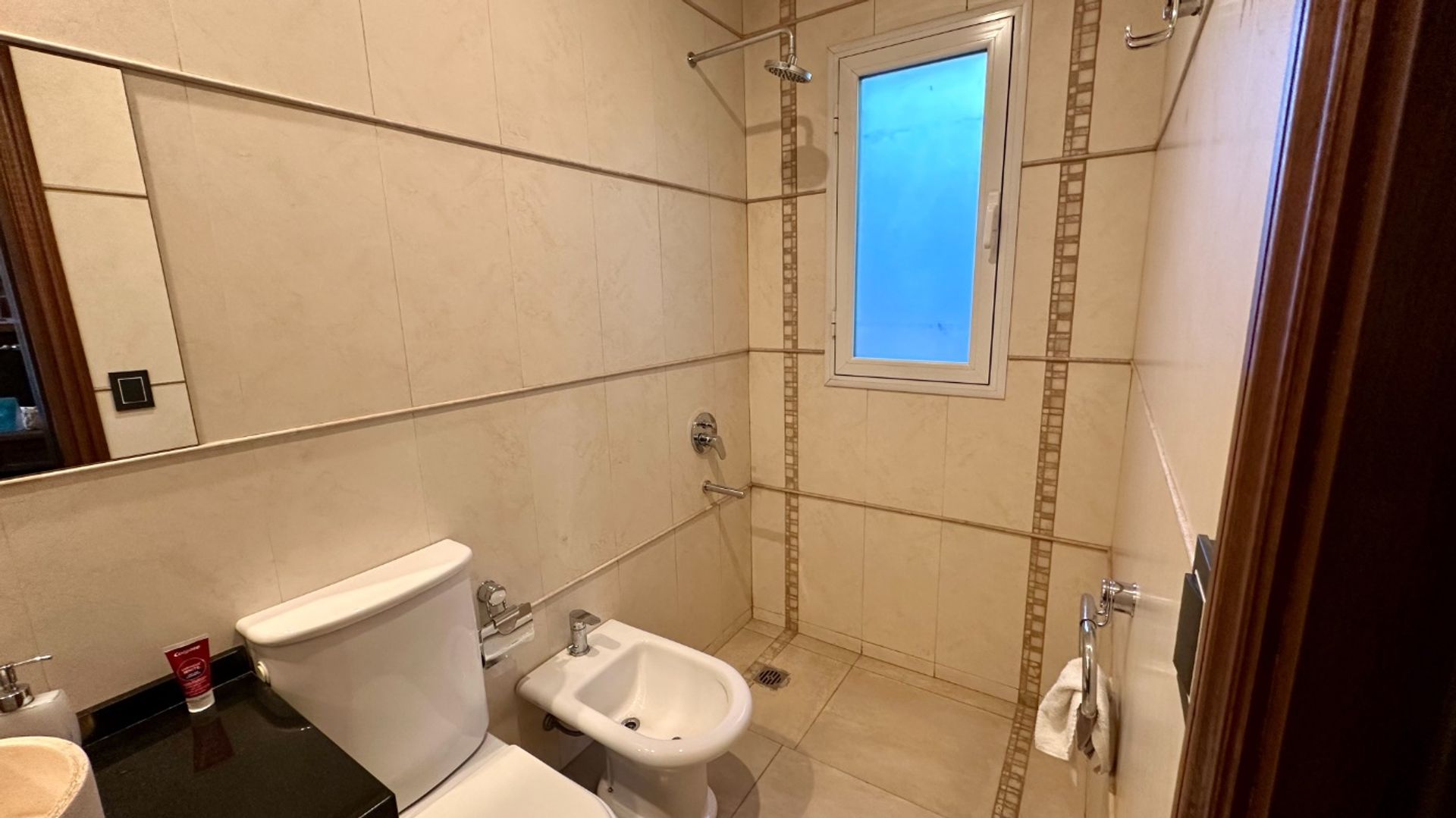 Venta Casa De 7 Amb. Con Cochera En San Isidro