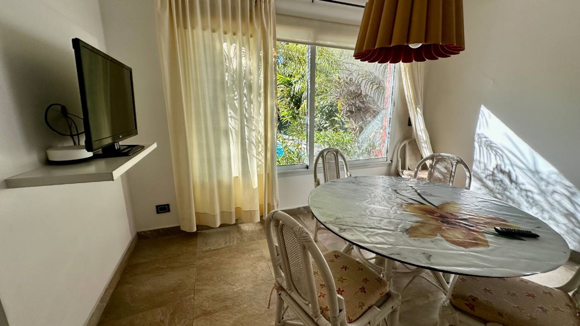 Venta Casa De 7 Amb. Con Cochera En San Isidro