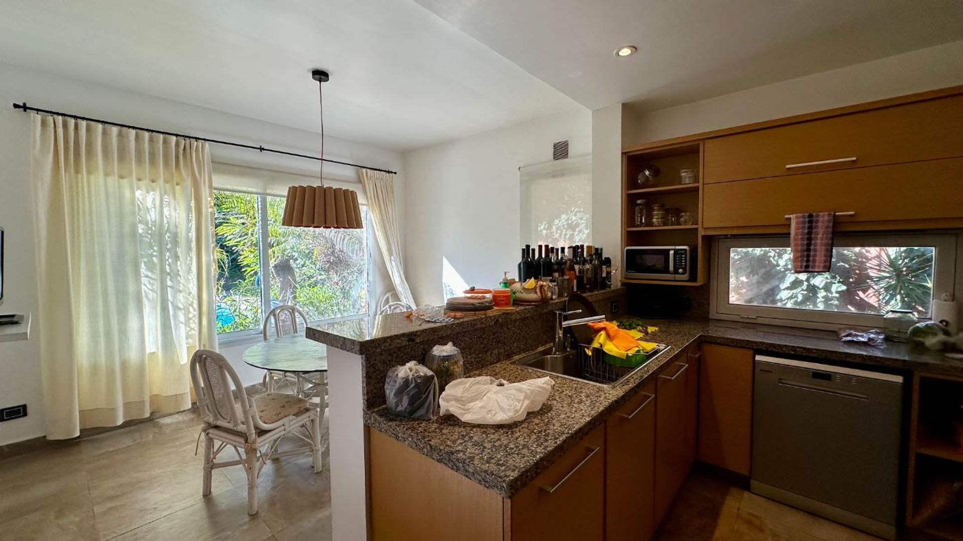 Venta Casa De 7 Amb. Con Cochera En San Isidro