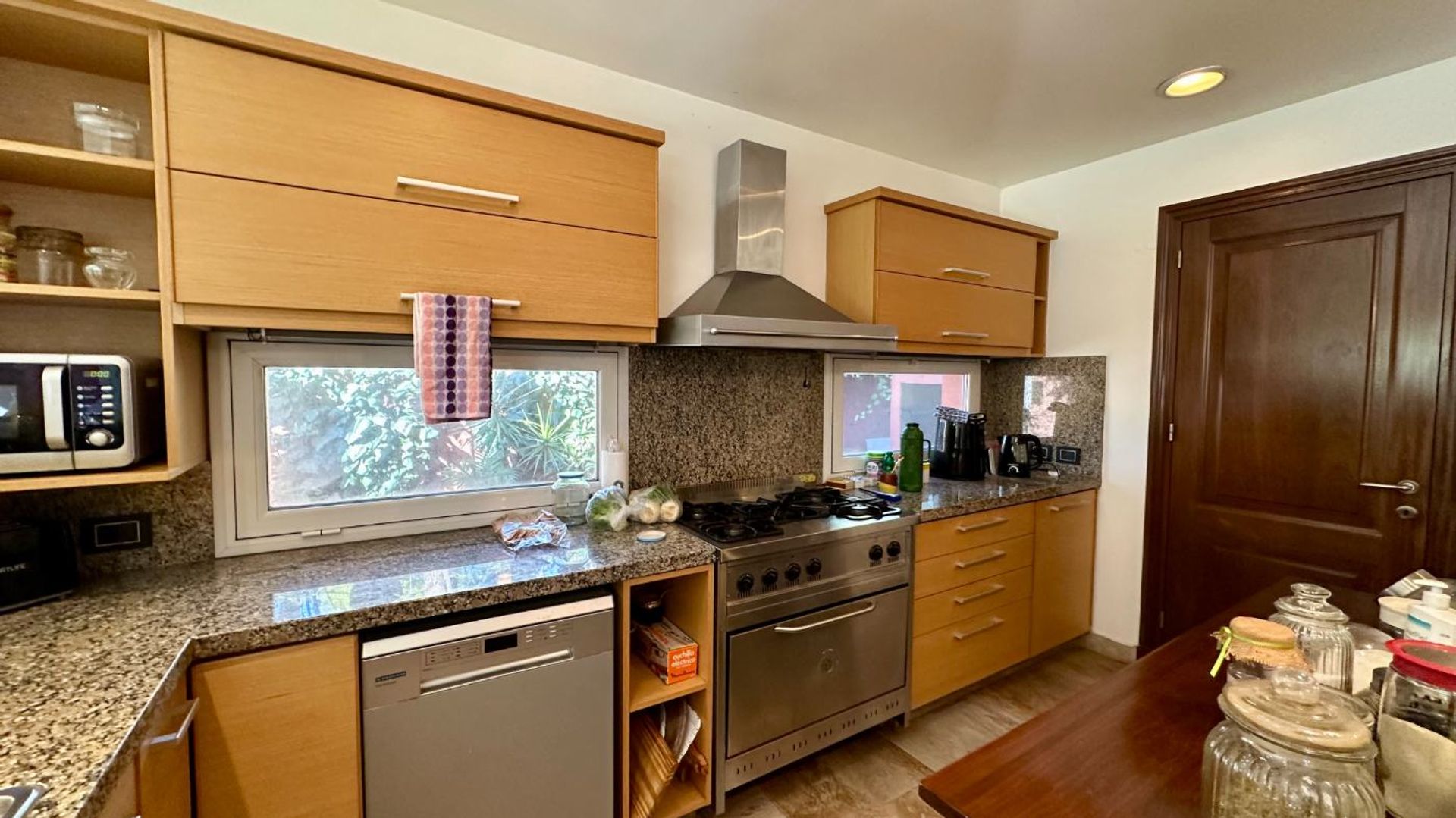 Venta Casa De 7 Amb. Con Cochera En San Isidro