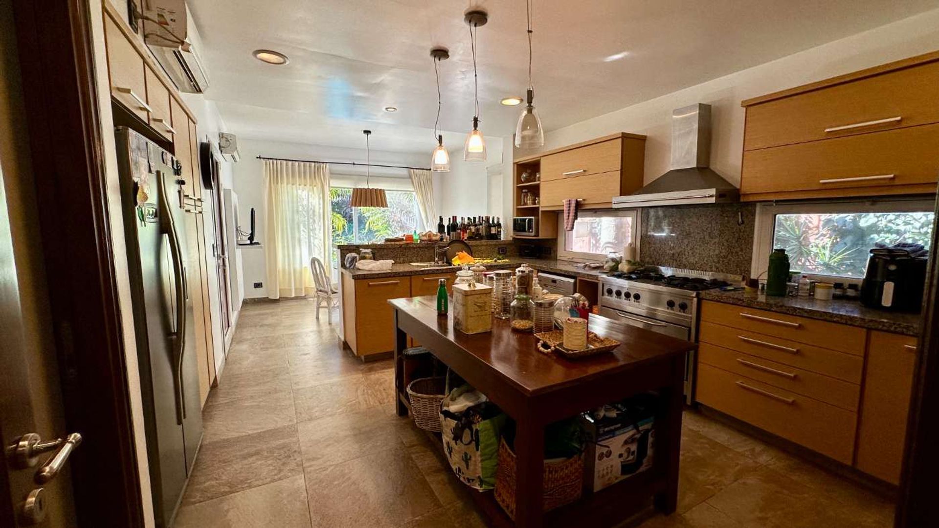 Venta Casa De 7 Amb. Con Cochera En San Isidro