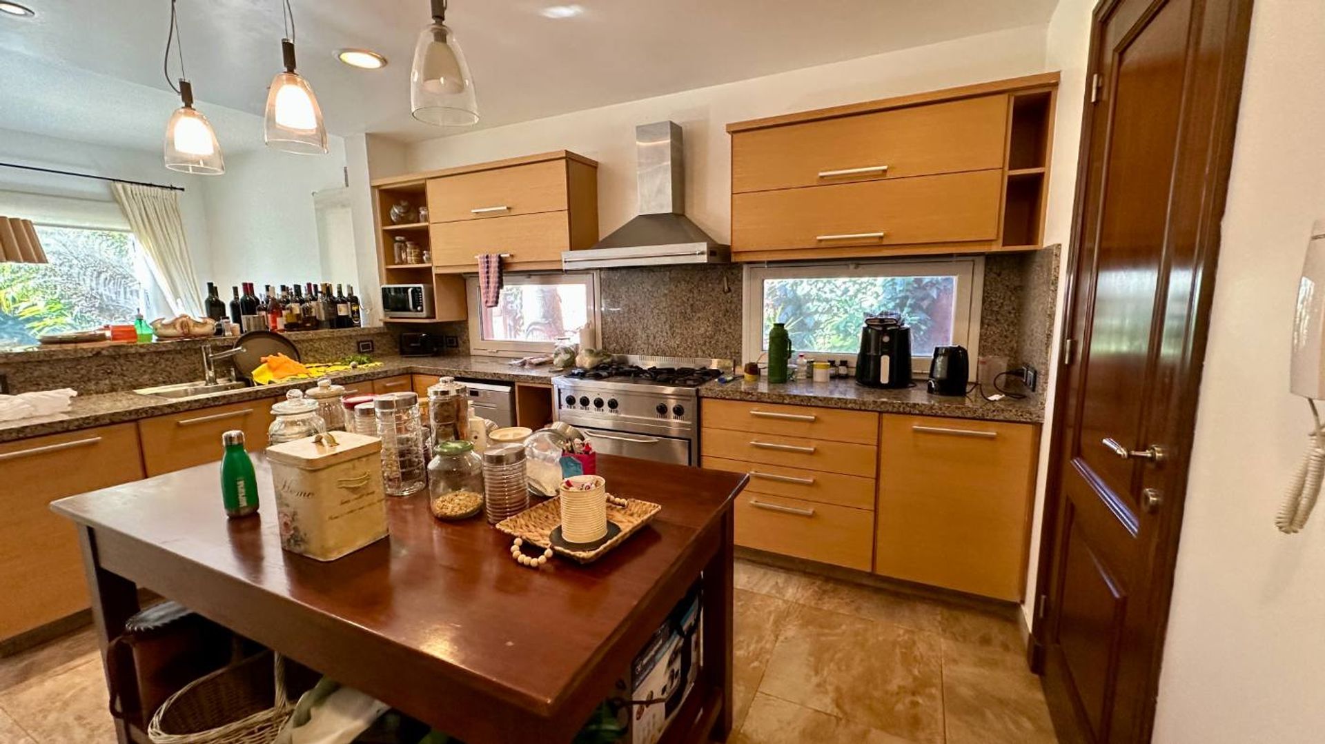 Venta Casa De 7 Amb. Con Cochera En San Isidro