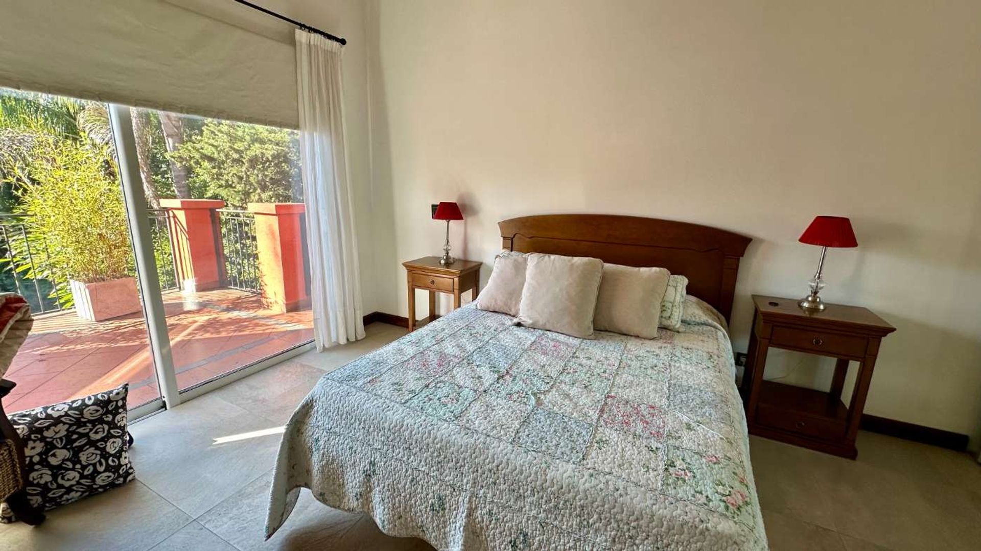 Venta Casa De 7 Amb. Con Cochera En San Isidro