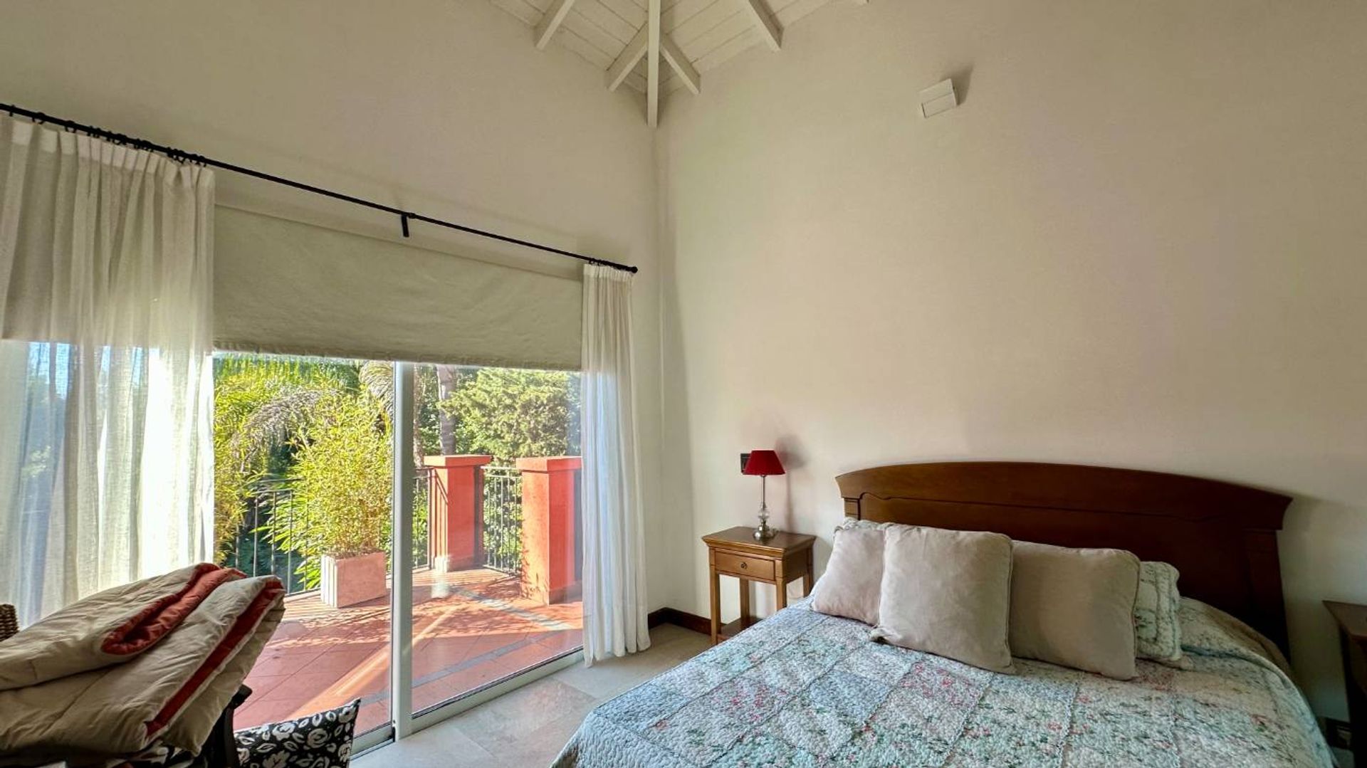 Venta Casa De 7 Amb. Con Cochera En San Isidro
