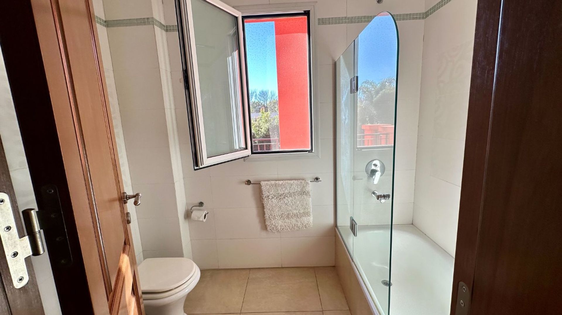 Venta Casa De 7 Amb. Con Cochera En San Isidro