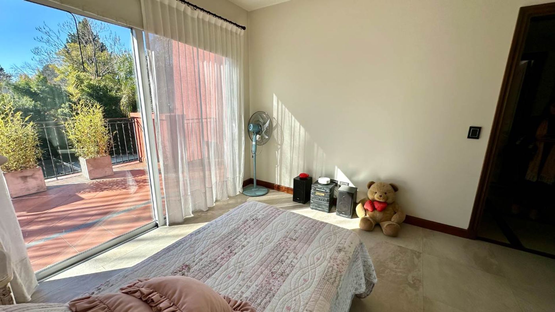 Venta Casa De 7 Amb. Con Cochera En San Isidro