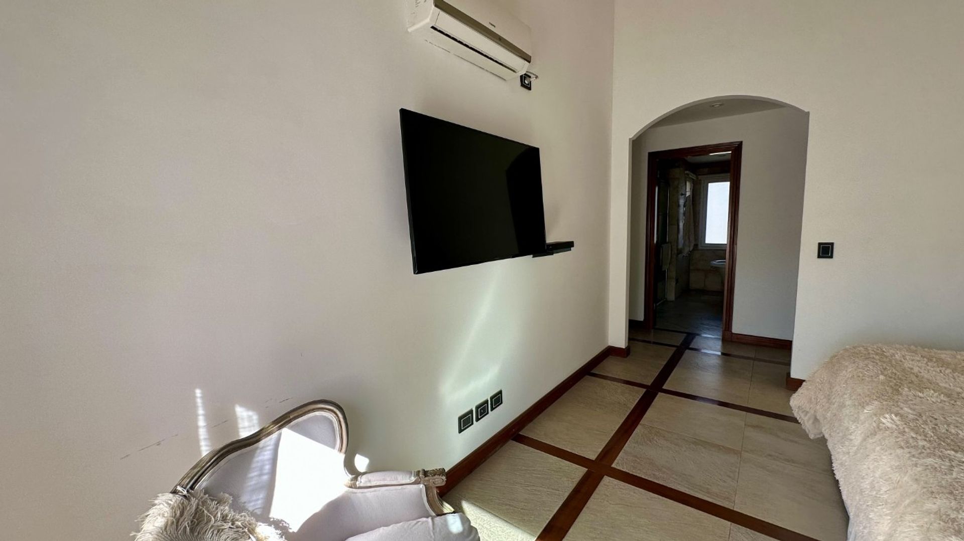 Venta Casa De 7 Amb. Con Cochera En San Isidro