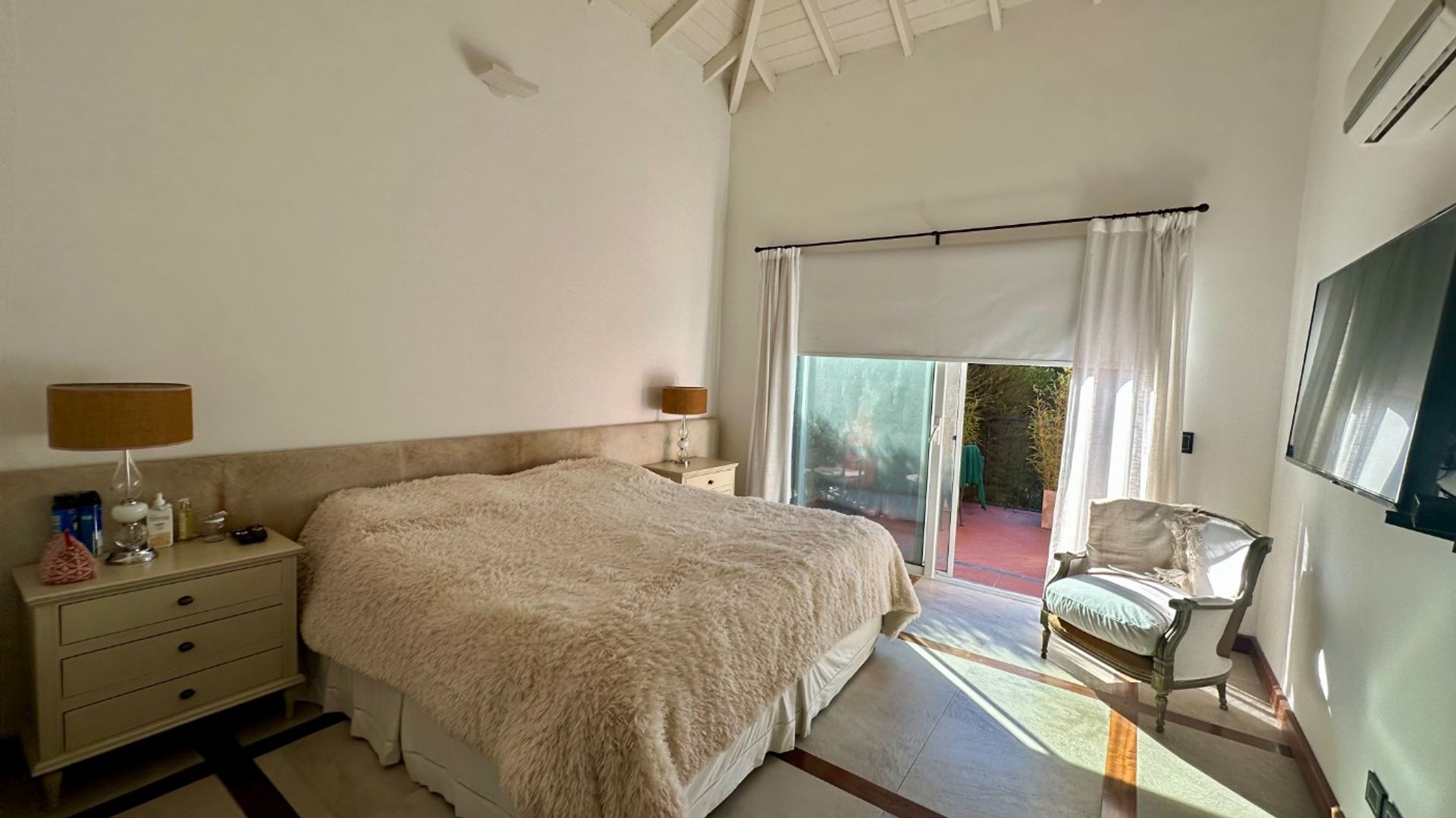 Venta Casa De 7 Amb. Con Cochera En San Isidro