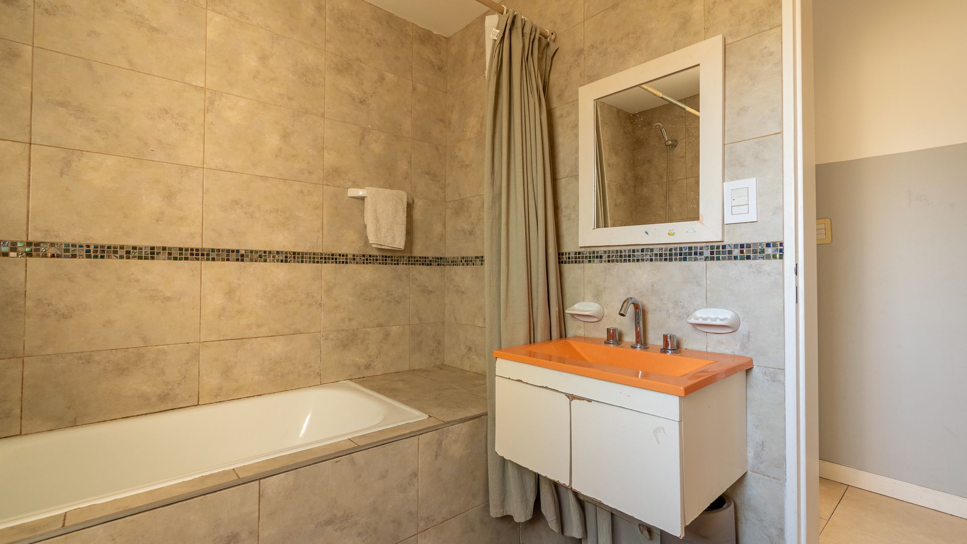 Venta Casa 4 Amb. C/ Pileta Santa Catalina