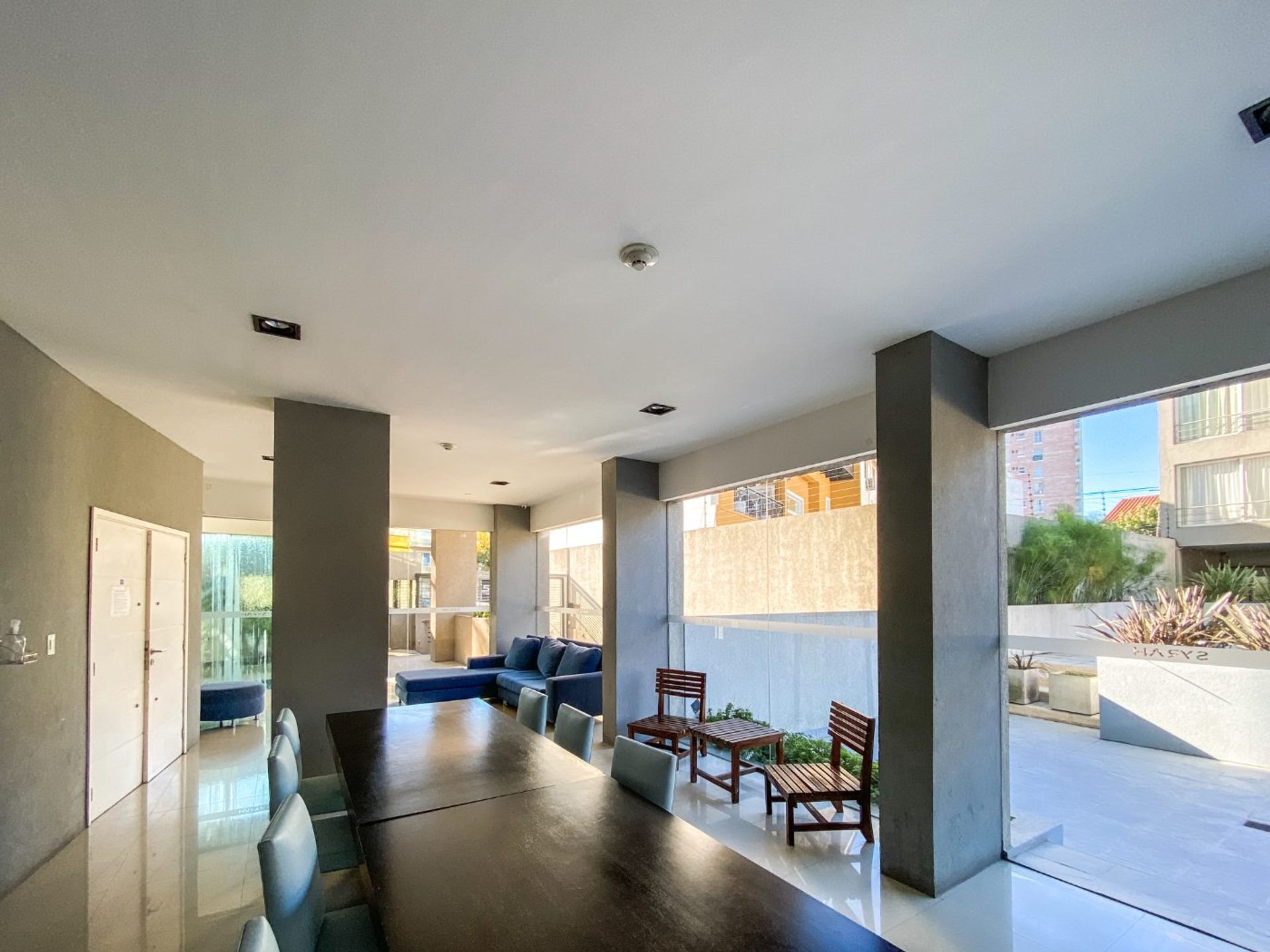 Dos Ambientes Venta Beccar Piso Alto! Cochera