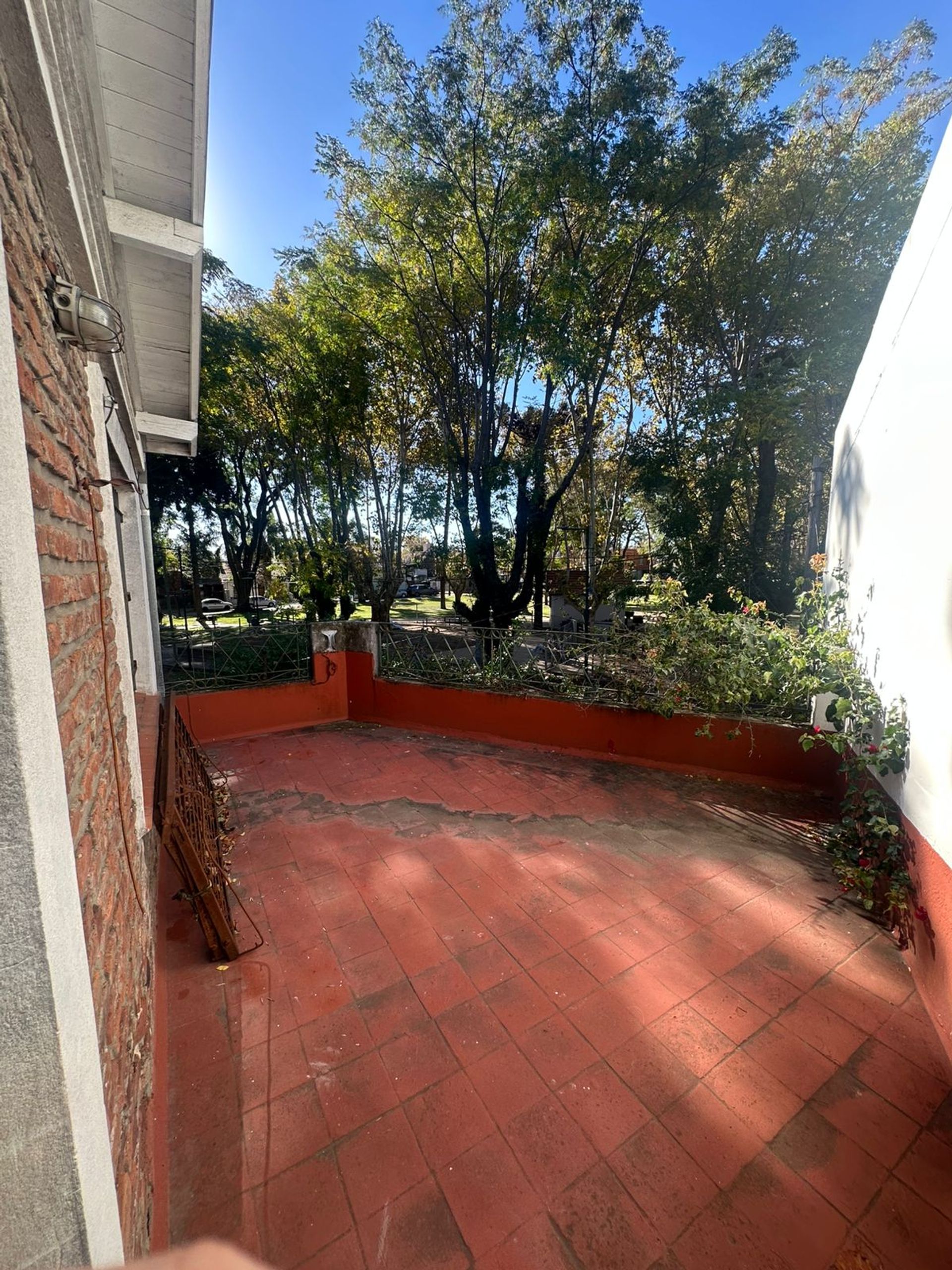 Venta Casa 5 Ambientes A Refaccionar En San Isidro