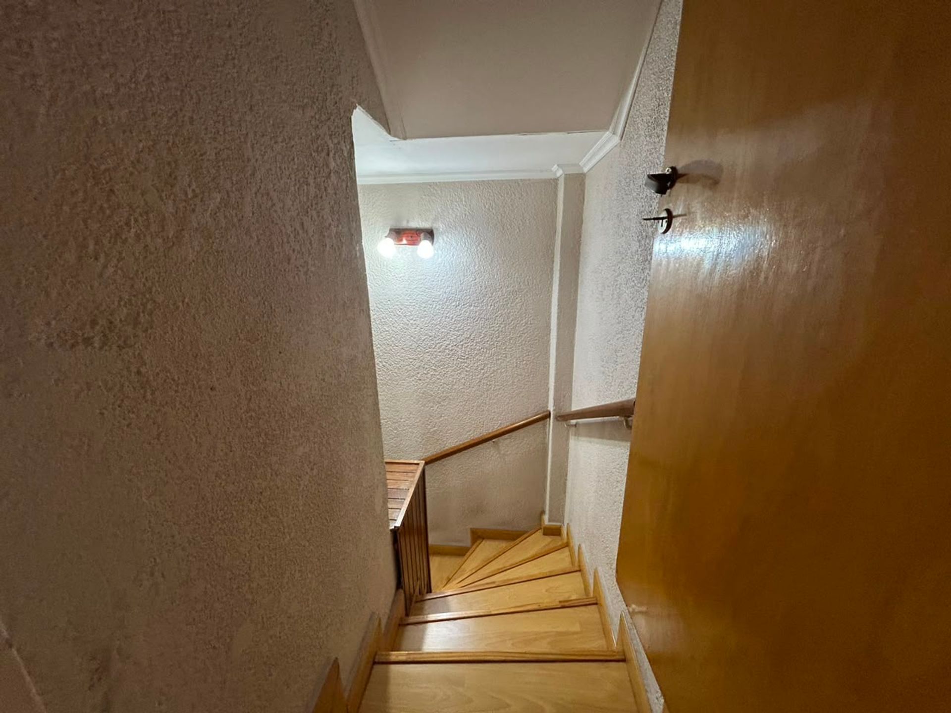 Triplex con patio, piscina, Apto Crédito