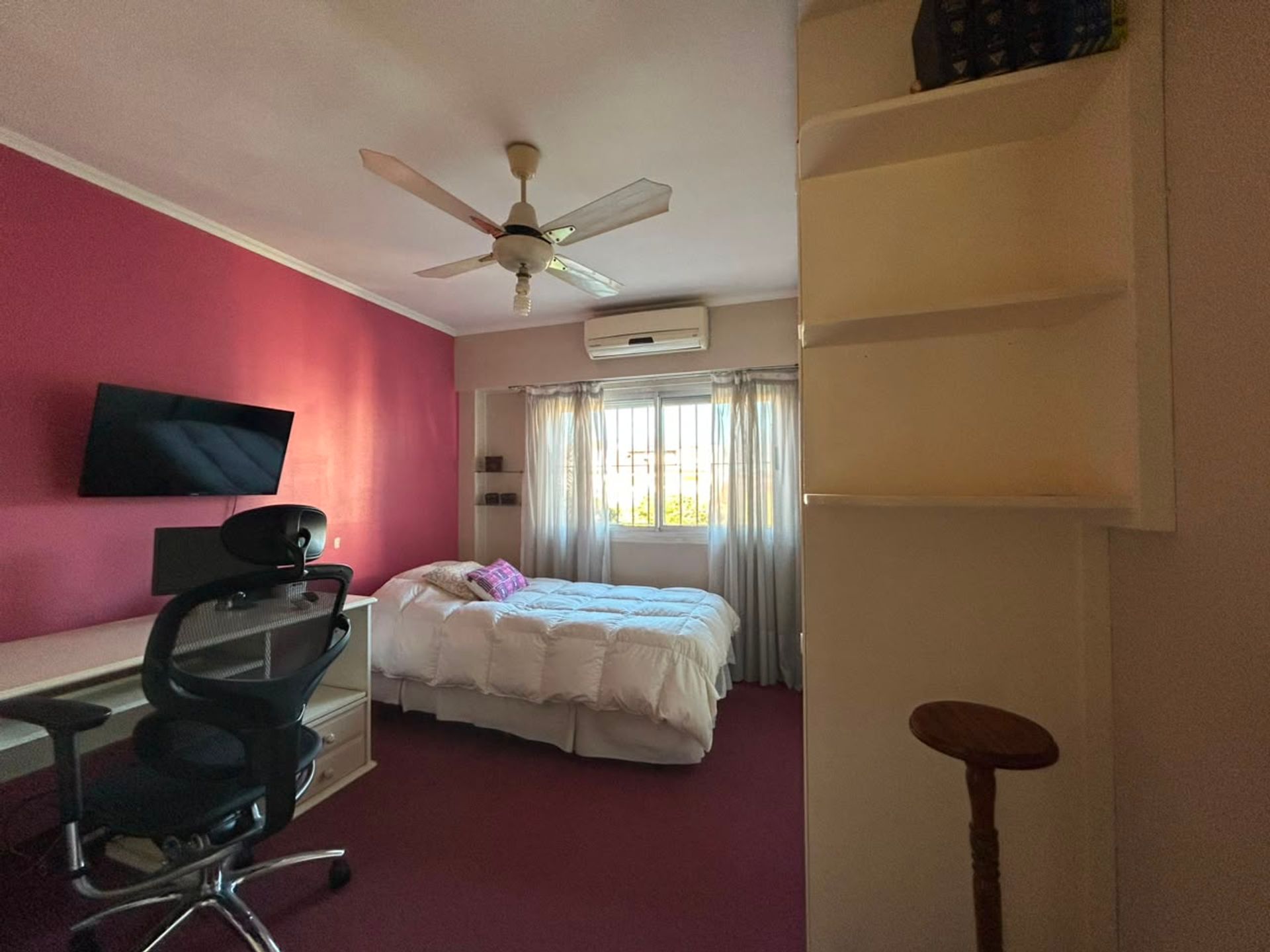 Triplex con patio, piscina, Apto Crédito